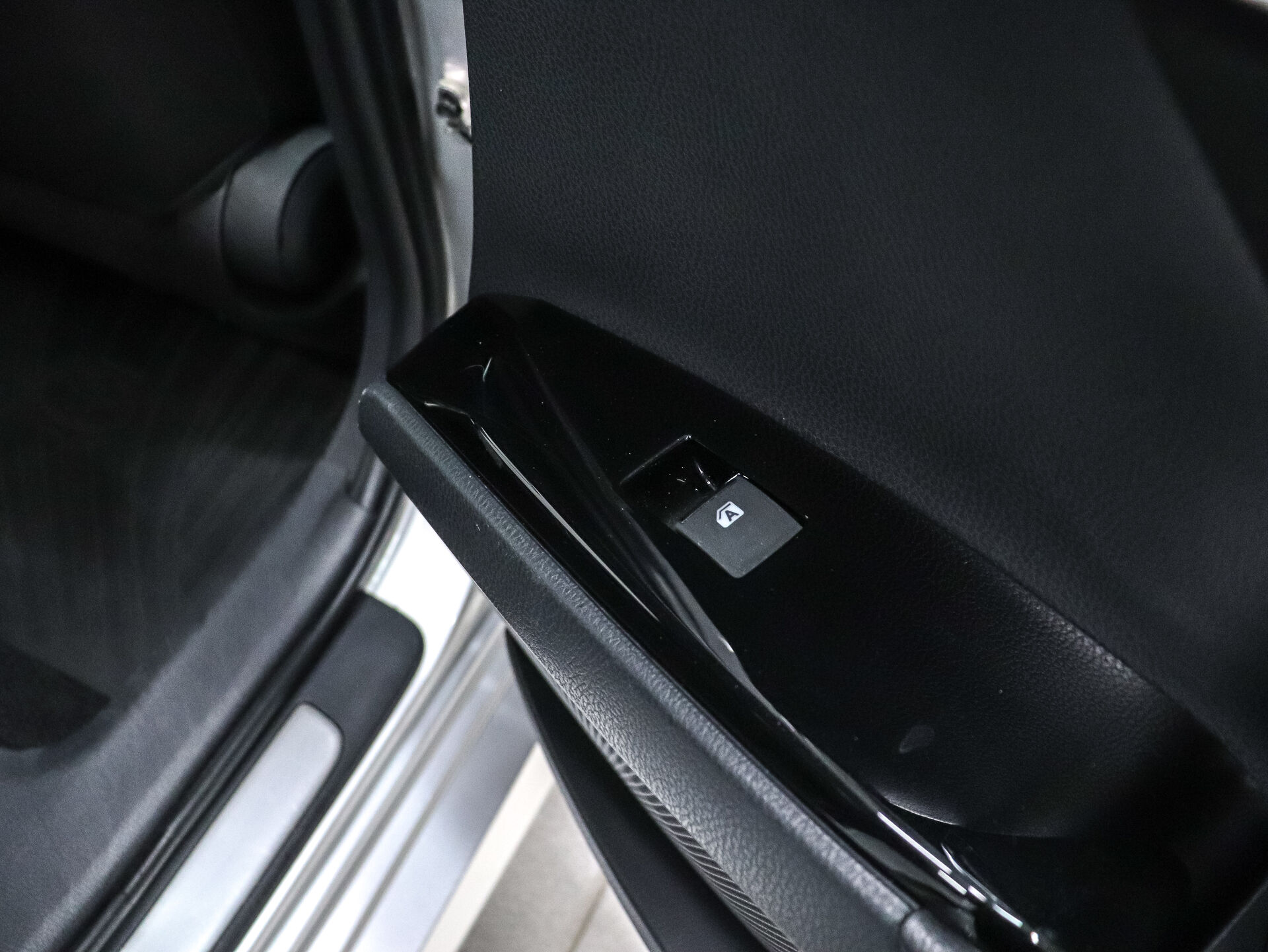 Toyota Camry 2019 24
