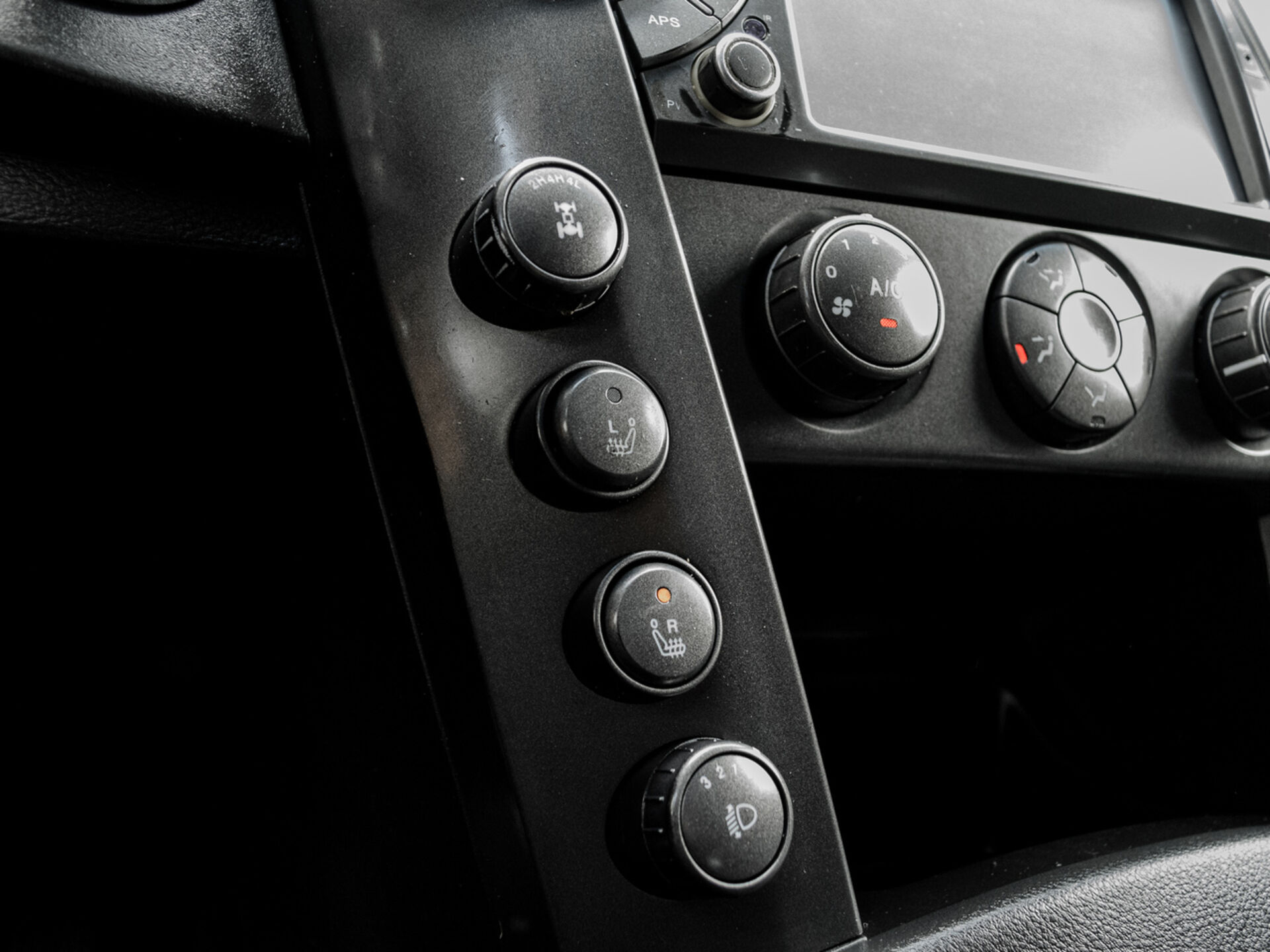 Купить SsangYong Kyron 6-speed 2.3 AT (150 л.с.) 4WD, 2013 в Екатеренбурге