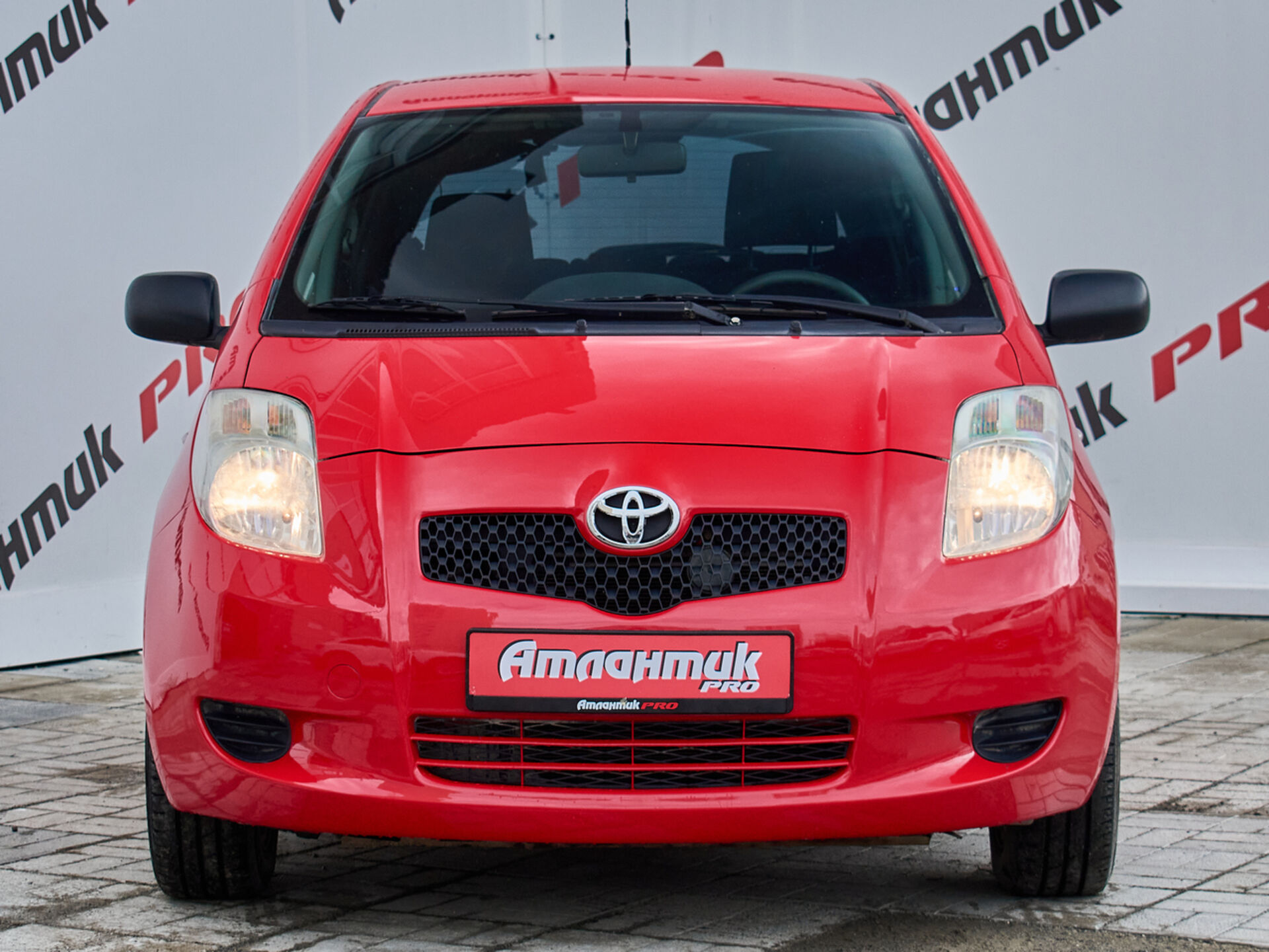 Купить Toyota Yaris 1.0 MT (69 л.с.), 2008 в Екатеренбурге