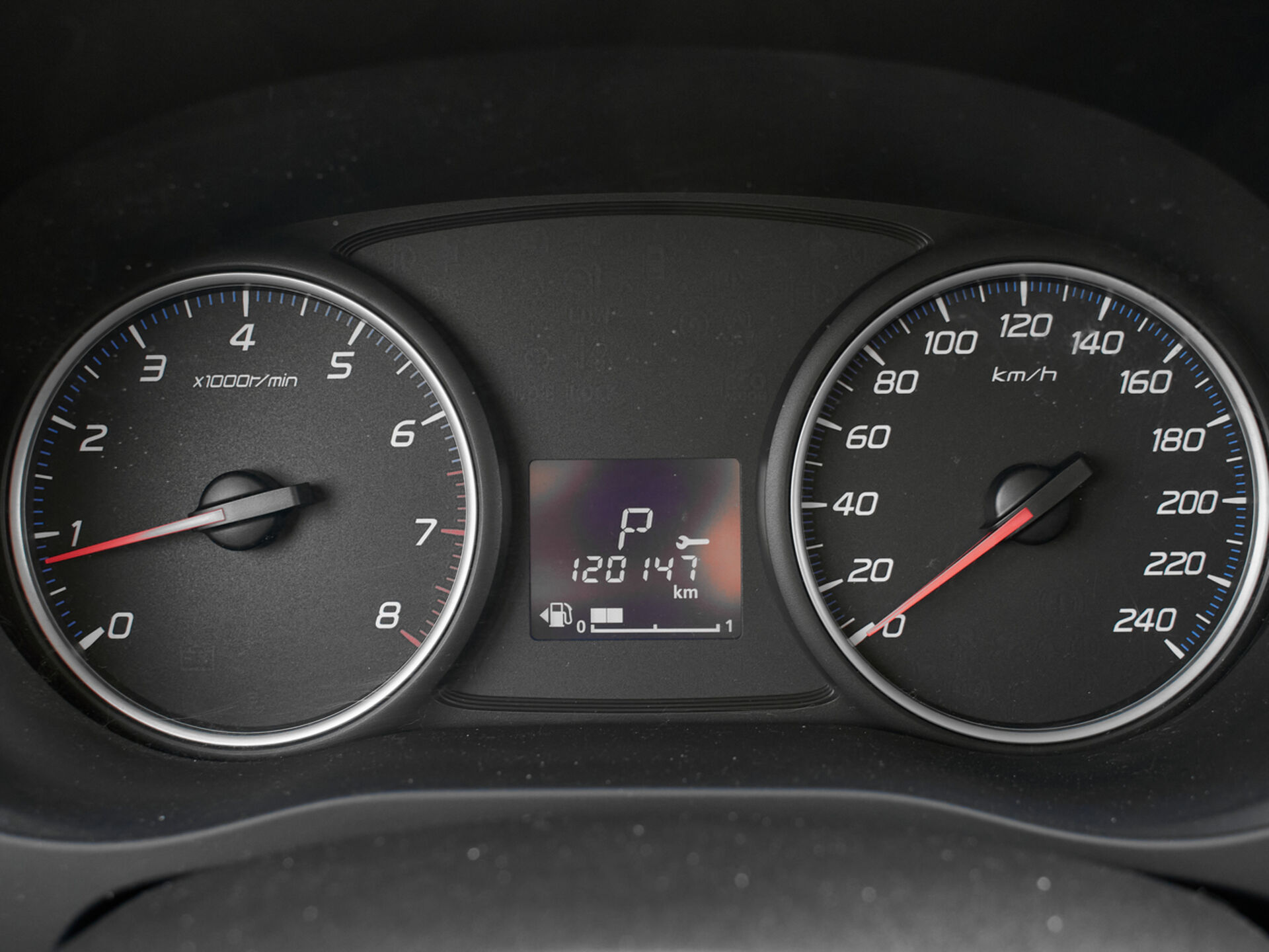 Купить Mitsubishi Outlander 2.0 CVT (146 л.с.), 2014 в Екатеренбурге