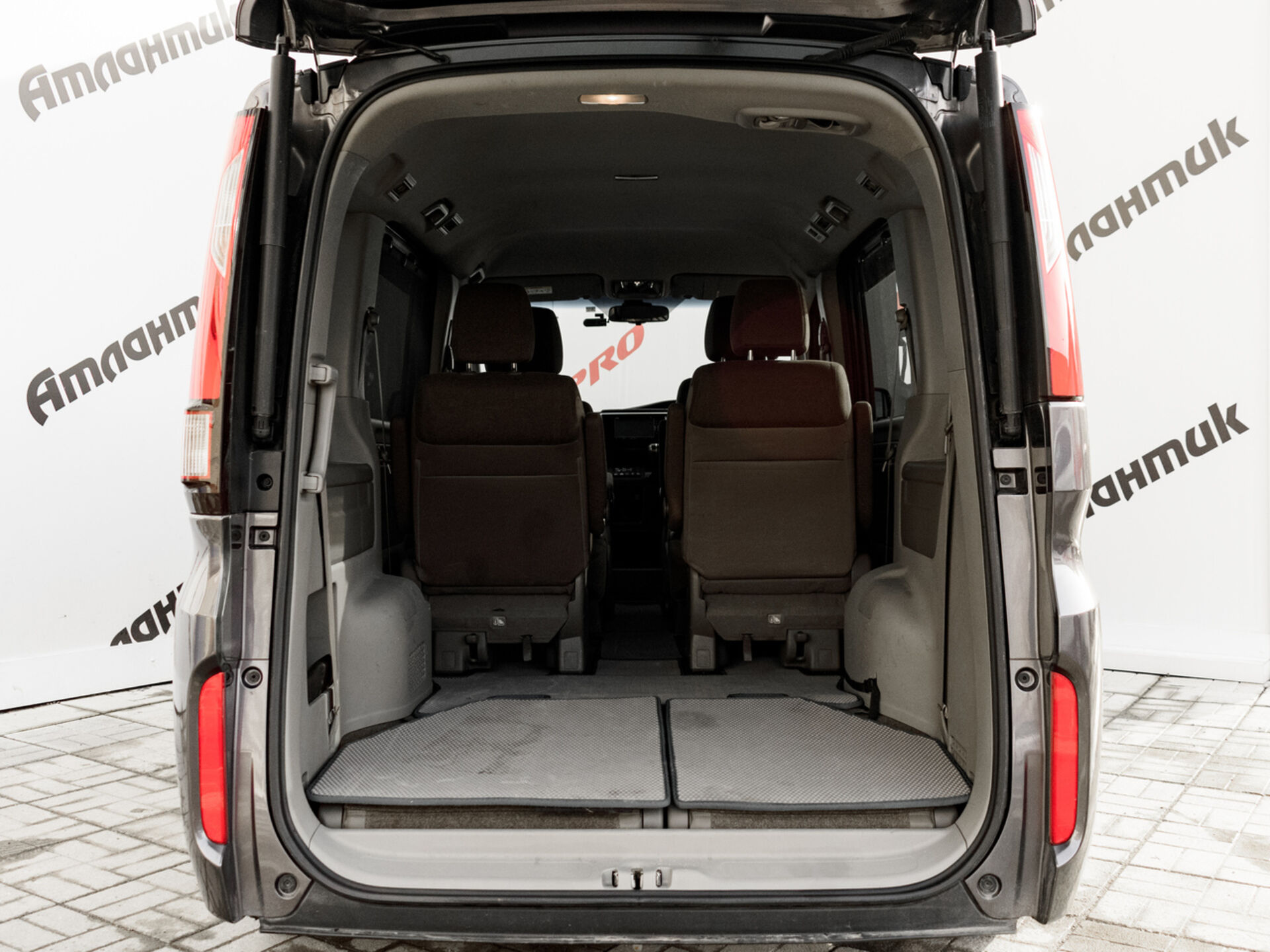 Купить Honda Stepwgn Spada 1.5 CVT (150 л.с.), 2018 в Екатеренбурге