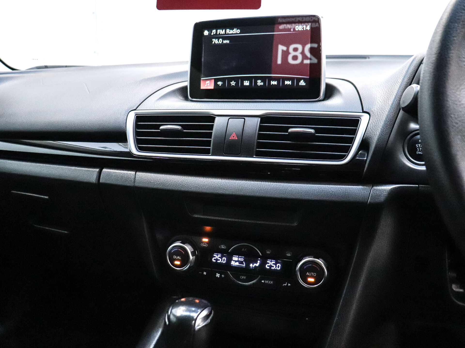Mazda Axela 2014 12