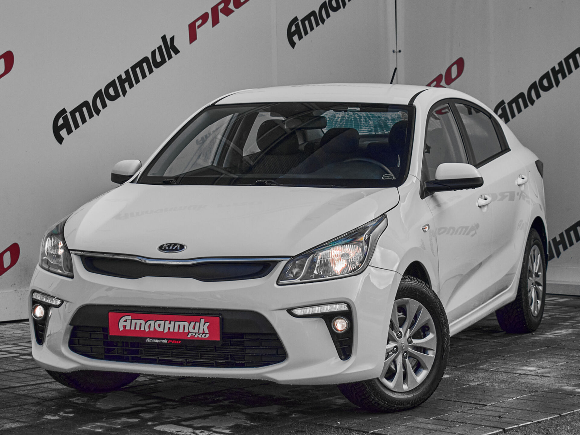 Купить Kia Rio 1.6 AT (123 л.с.), 2018 в Екатеренбурге