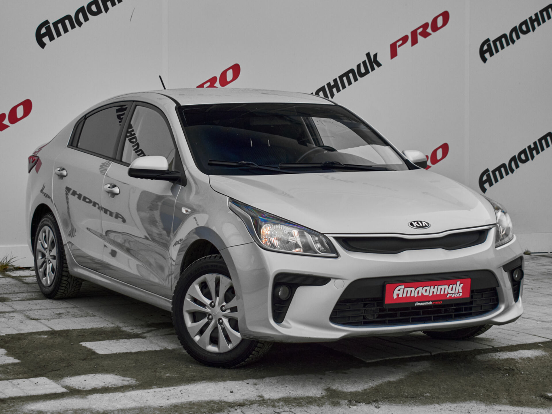 Купить Kia Rio 1.4 MT (100 л.с.), 2017 в Екатеренбурге