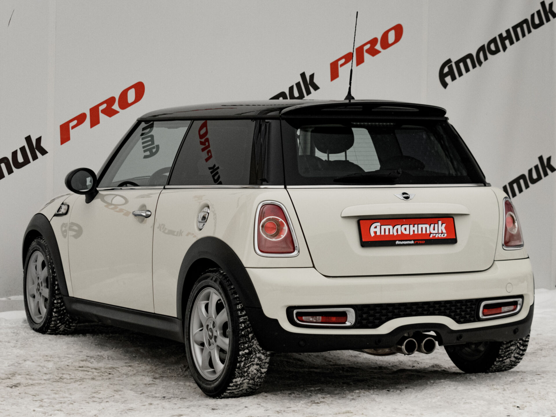 Купить MINI Hatch Cooper S 1.6 AT (184 л.с.), 2012 в Екатеренбурге