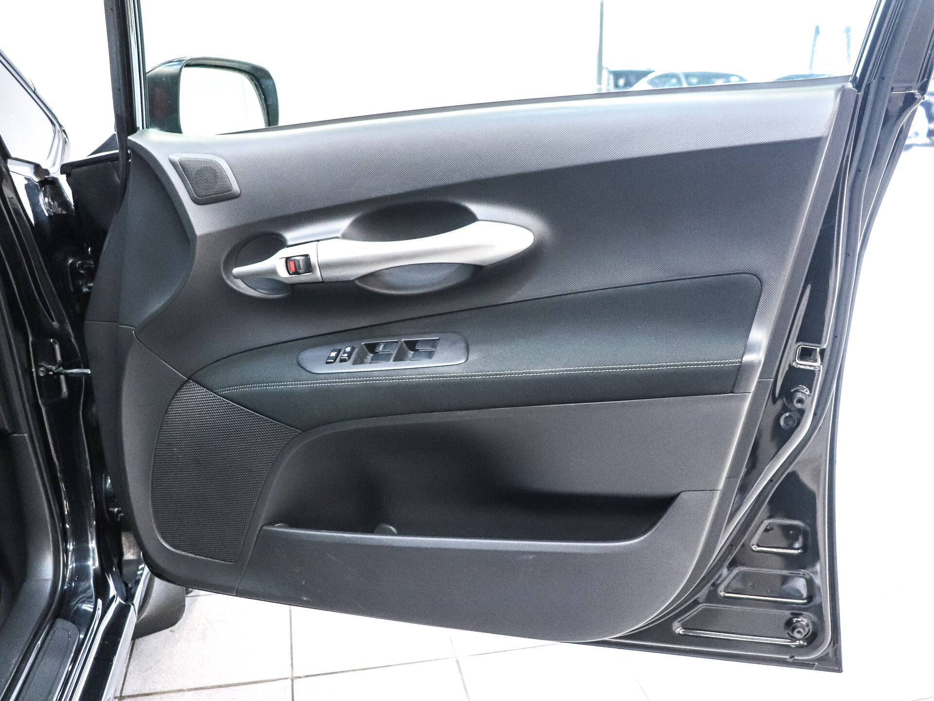 Toyota Auris 2010 6
