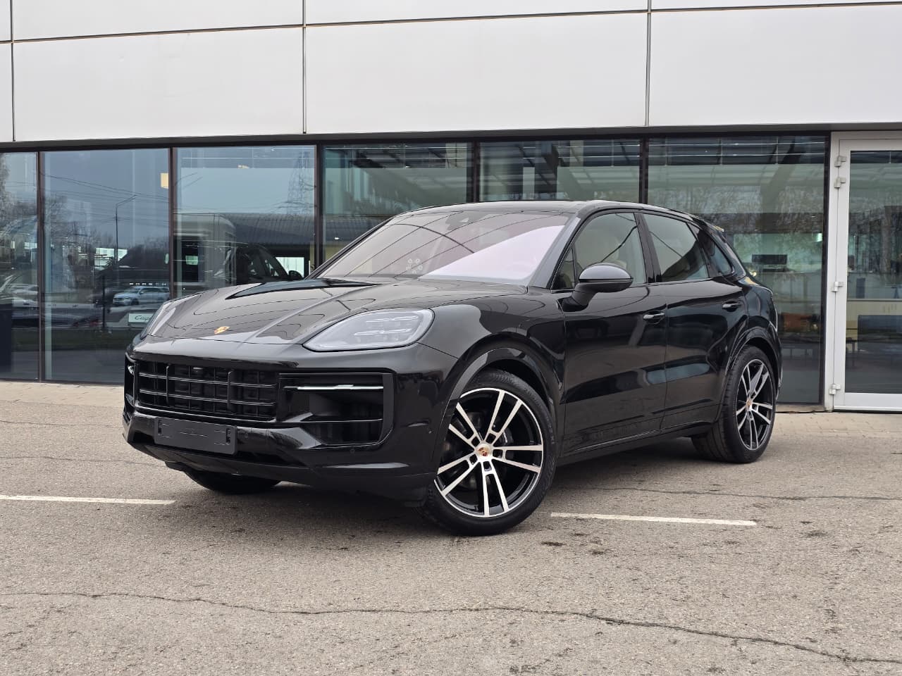 Автомобиль Porsche Cayenne 3.0 AT (353 л.с.) 4WD - 1