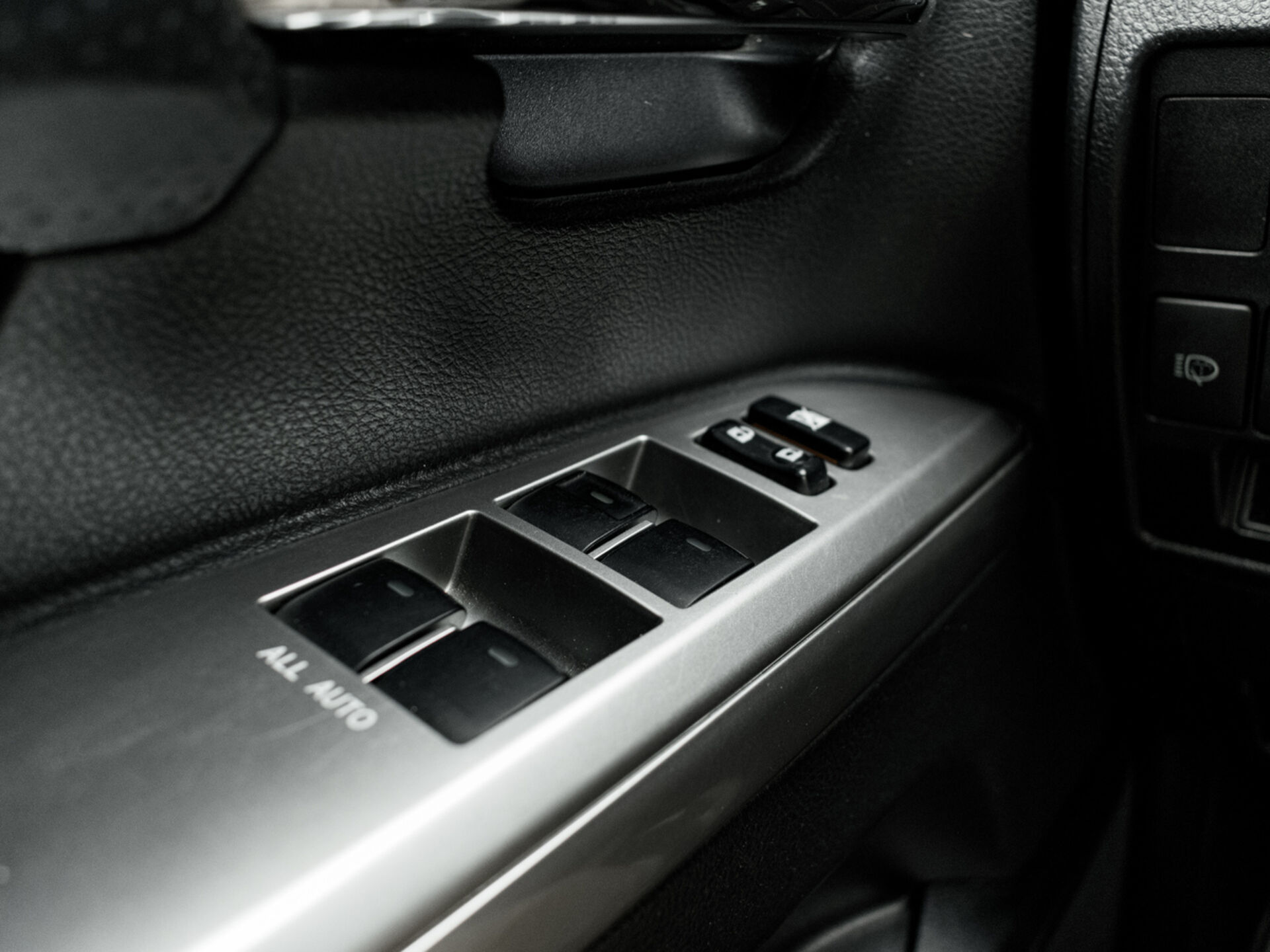 Купить Toyota Land Cruiser 4.5d AT (235 л.с.) 4WD, 2013 в Екатеренбурге