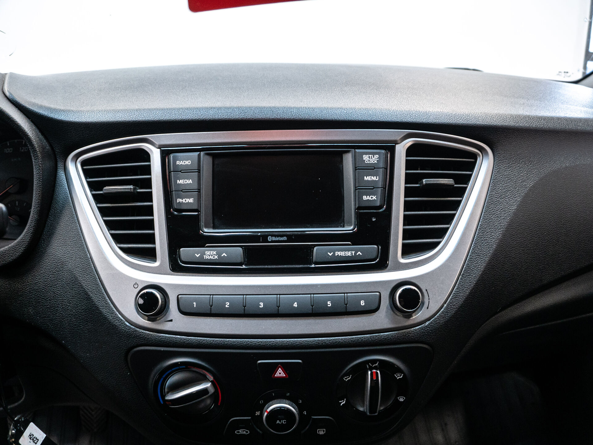 Hyundai Solaris 2022 13