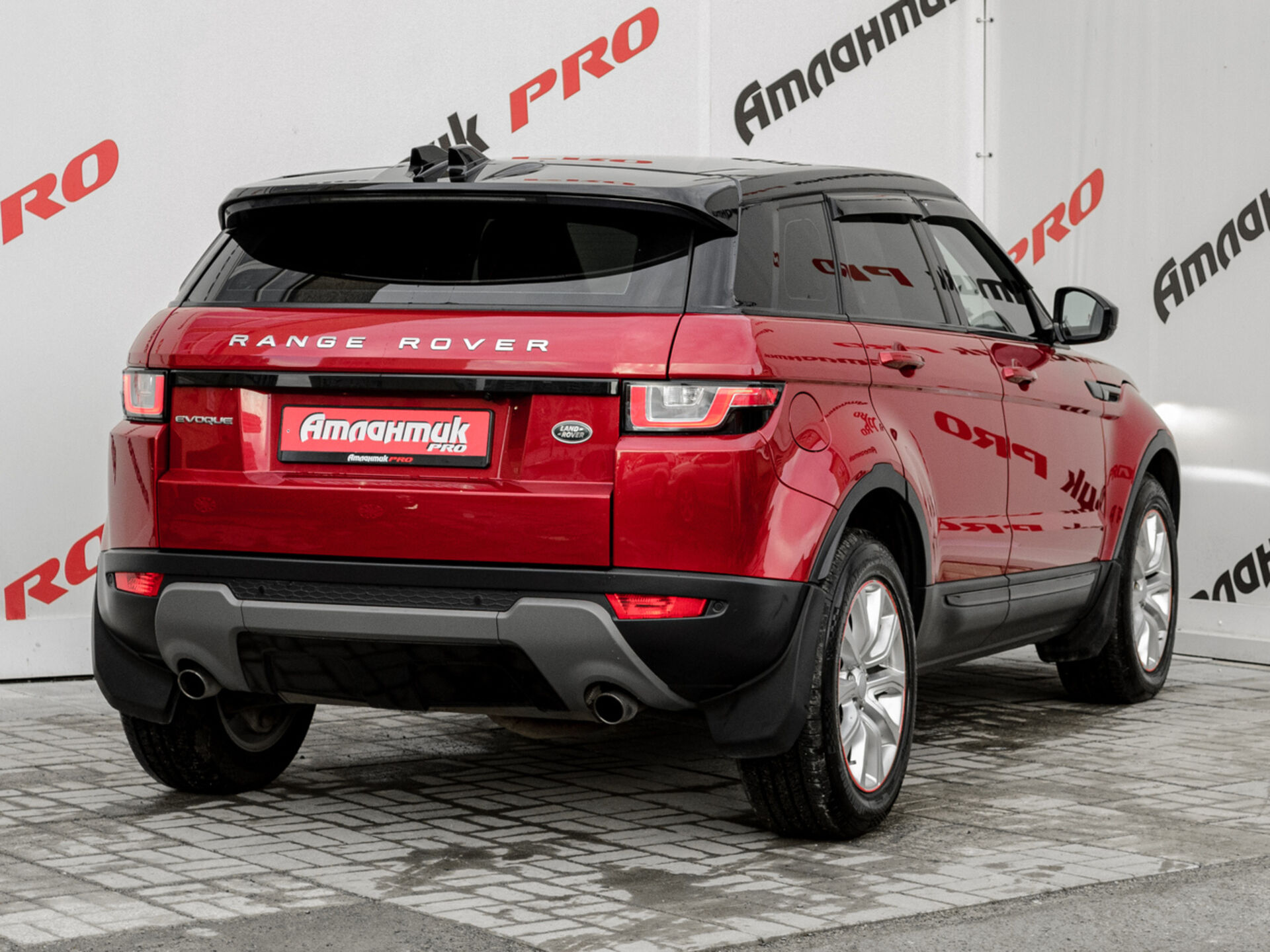 Купить Land Rover Range Rover Evoque 2.0d AT (150 л.с.) 4WD, 2017 в Екатеренбурге
