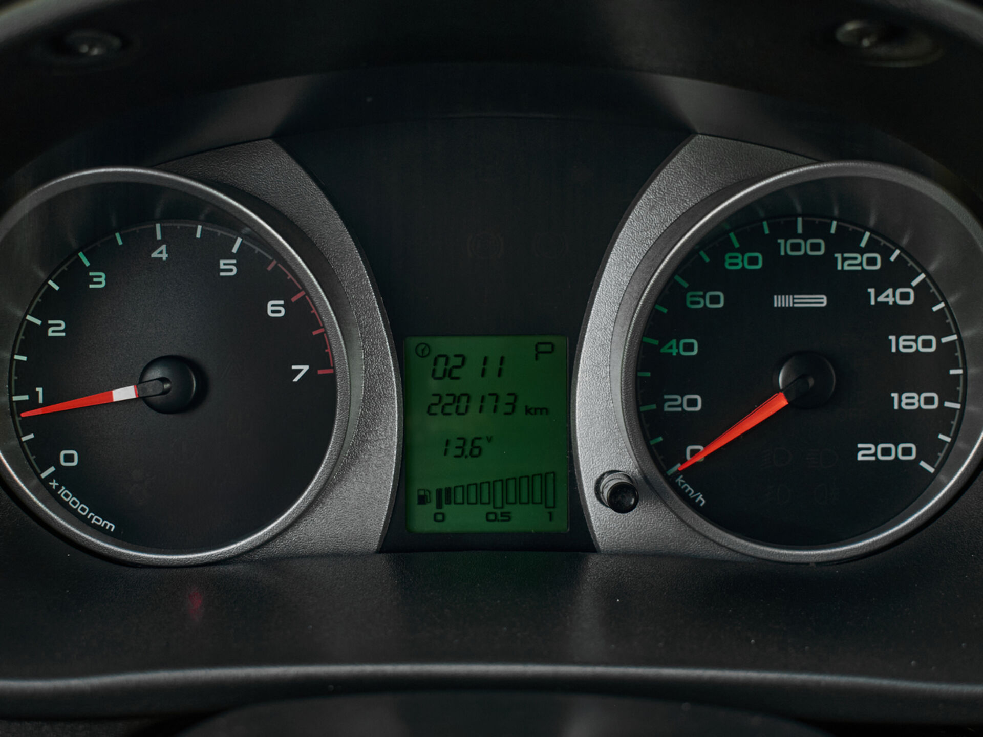 Купить Lada (ВАЗ) Granta 1.6 AT (98 л.с.), 2014 в Екатеренбурге