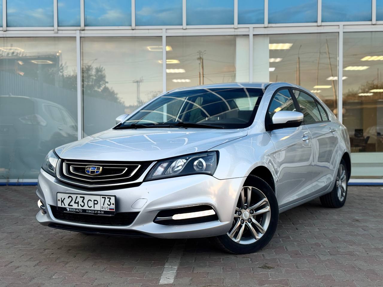 Škoda Octavia 2017 г. (белый)