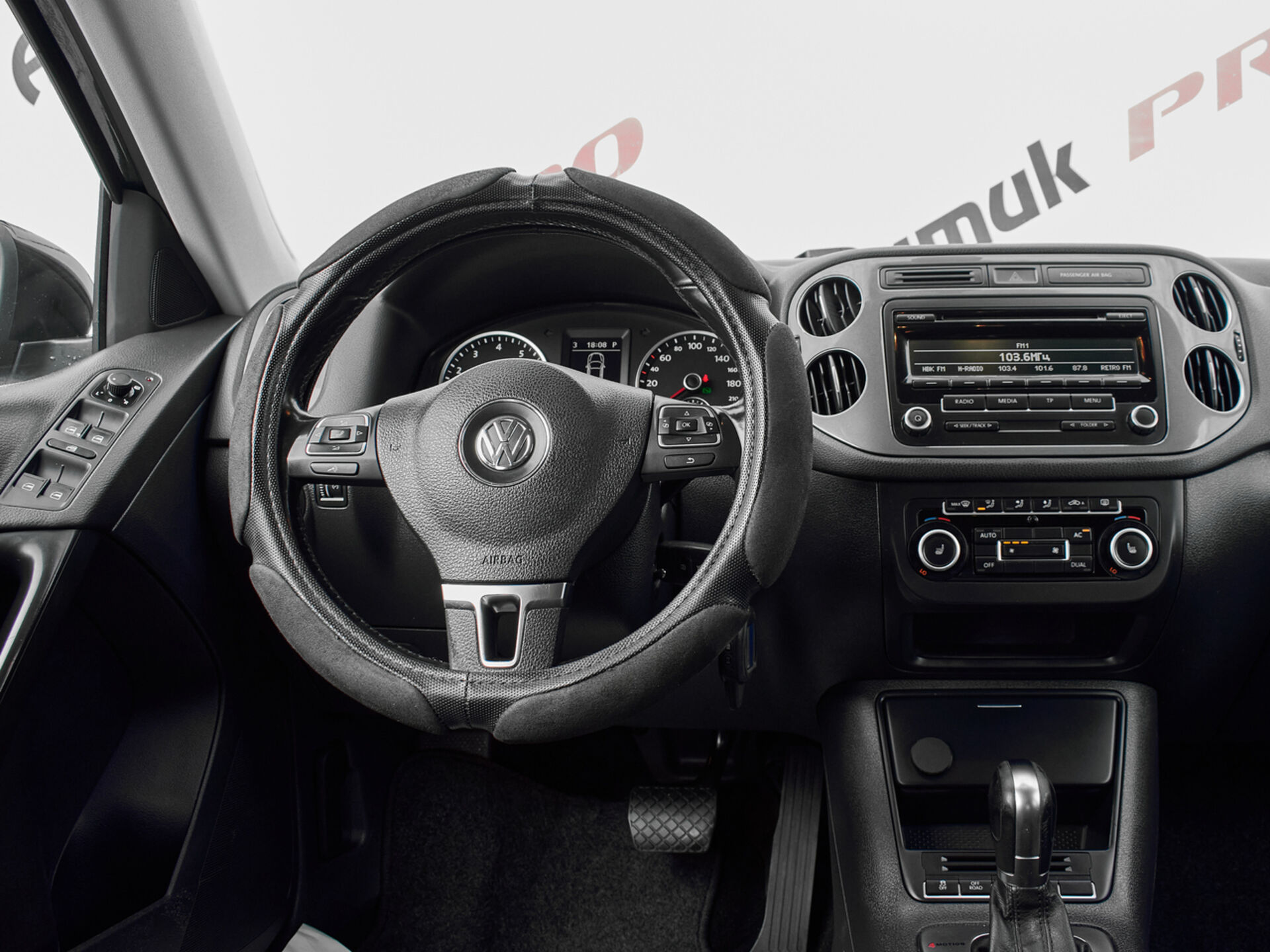 Купить Volkswagen Tiguan 2.0 AT (170 л.с.) 4WD, 2011 в Екатеренбурге