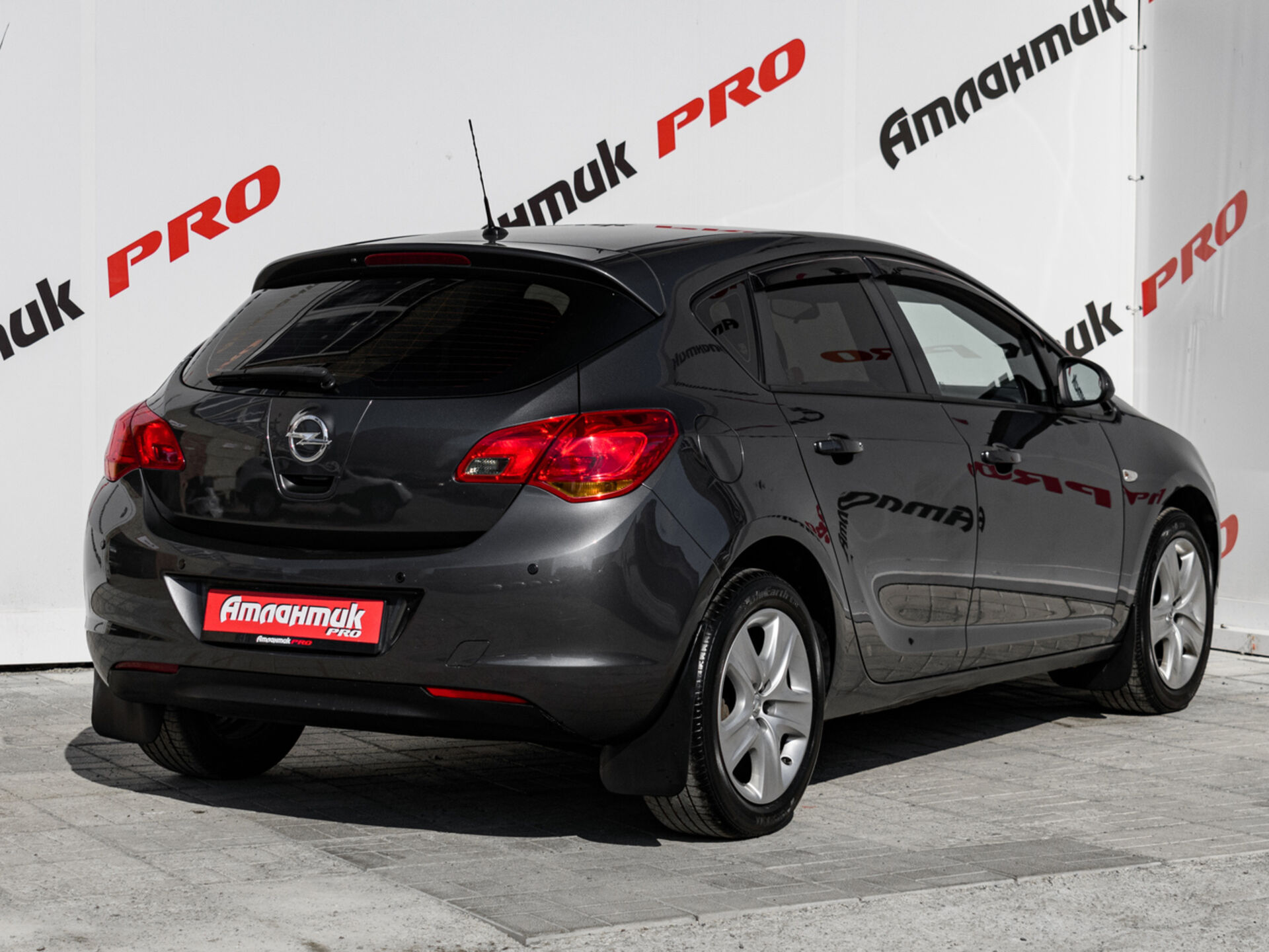 Купить Opel Astra 1.6 AT (115 л.с.), 2010 в Екатеренбурге