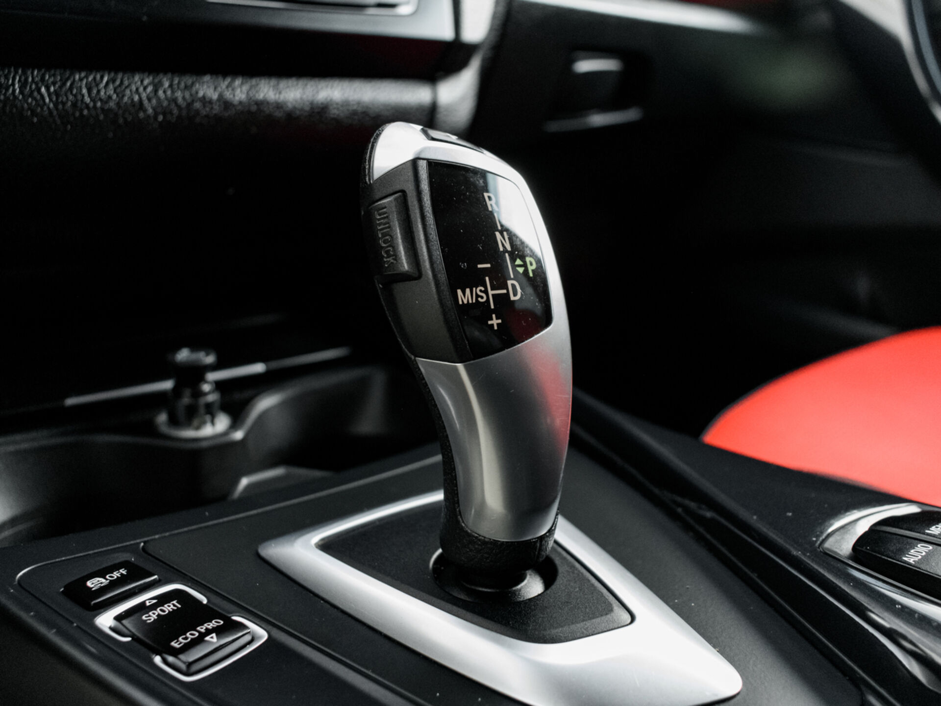 Купить BMW 1 серии 118i 1.6 AT (170 л.с.), 2011 в Екатеренбурге