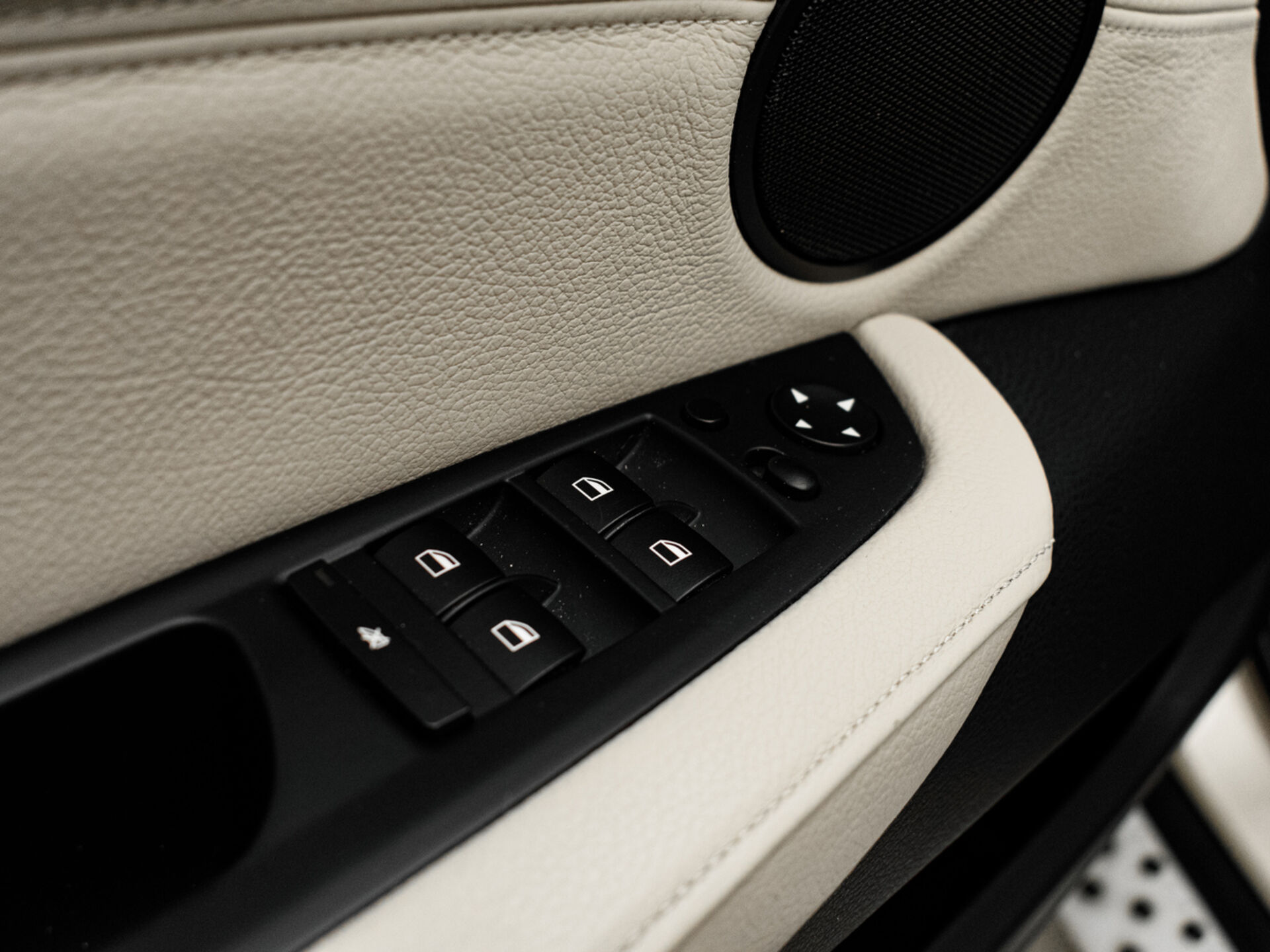 Купить BMW X6 35i 3.0 AT (306 л.с.) 4WD, 2013 в Екатеренбурге