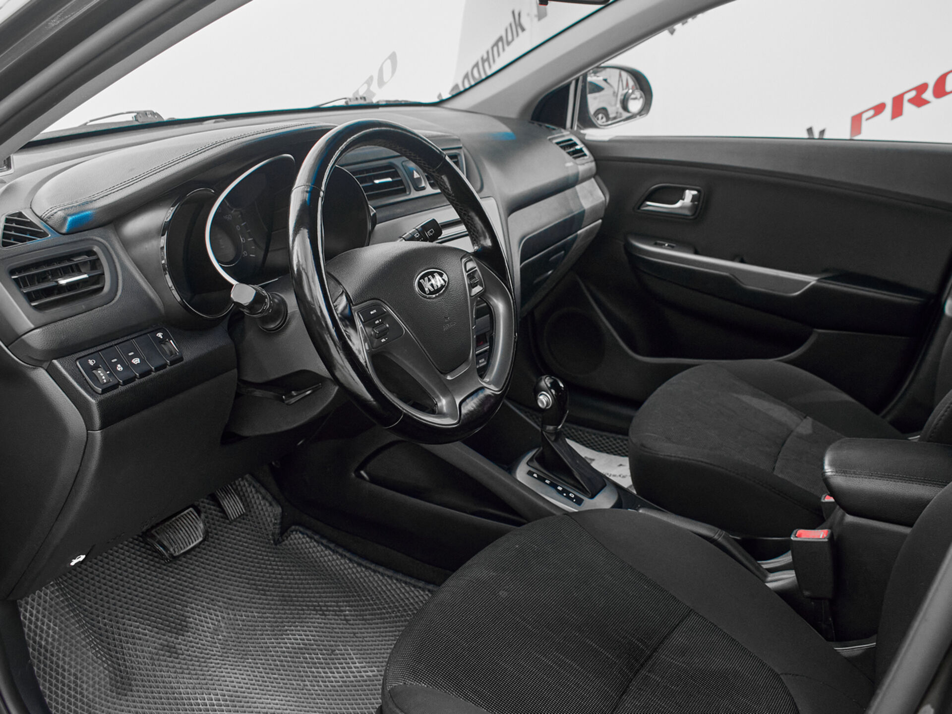 Купить Kia Rio 1.6 AT (123 л.с.), 2016 в Екатеренбурге