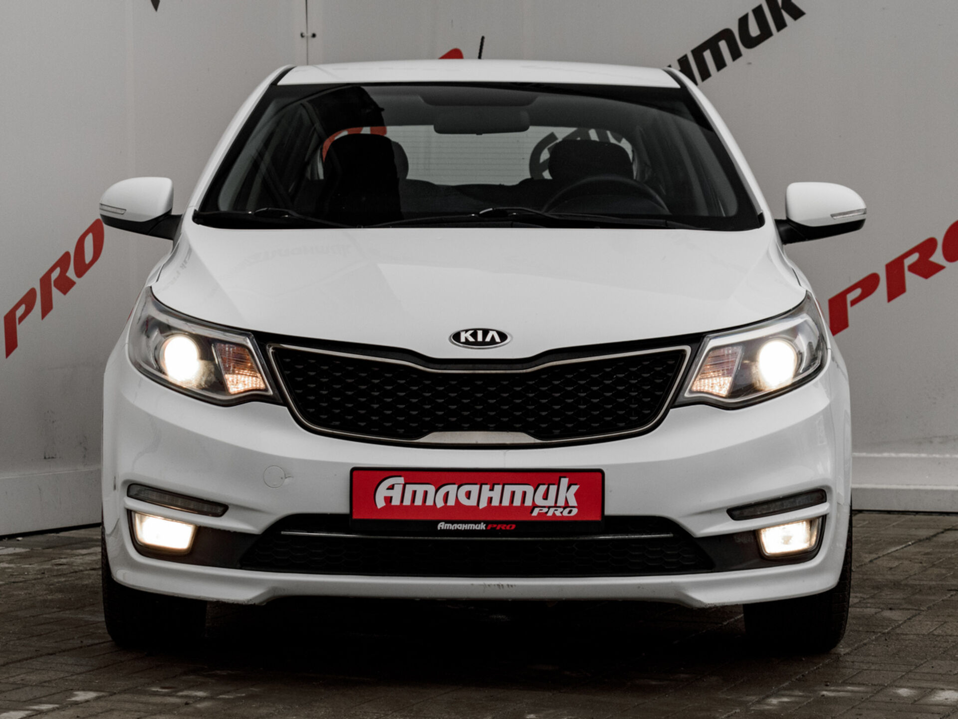 Купить Kia Rio 1.6 AT (123 л.с.), 2015 в Екатеренбурге