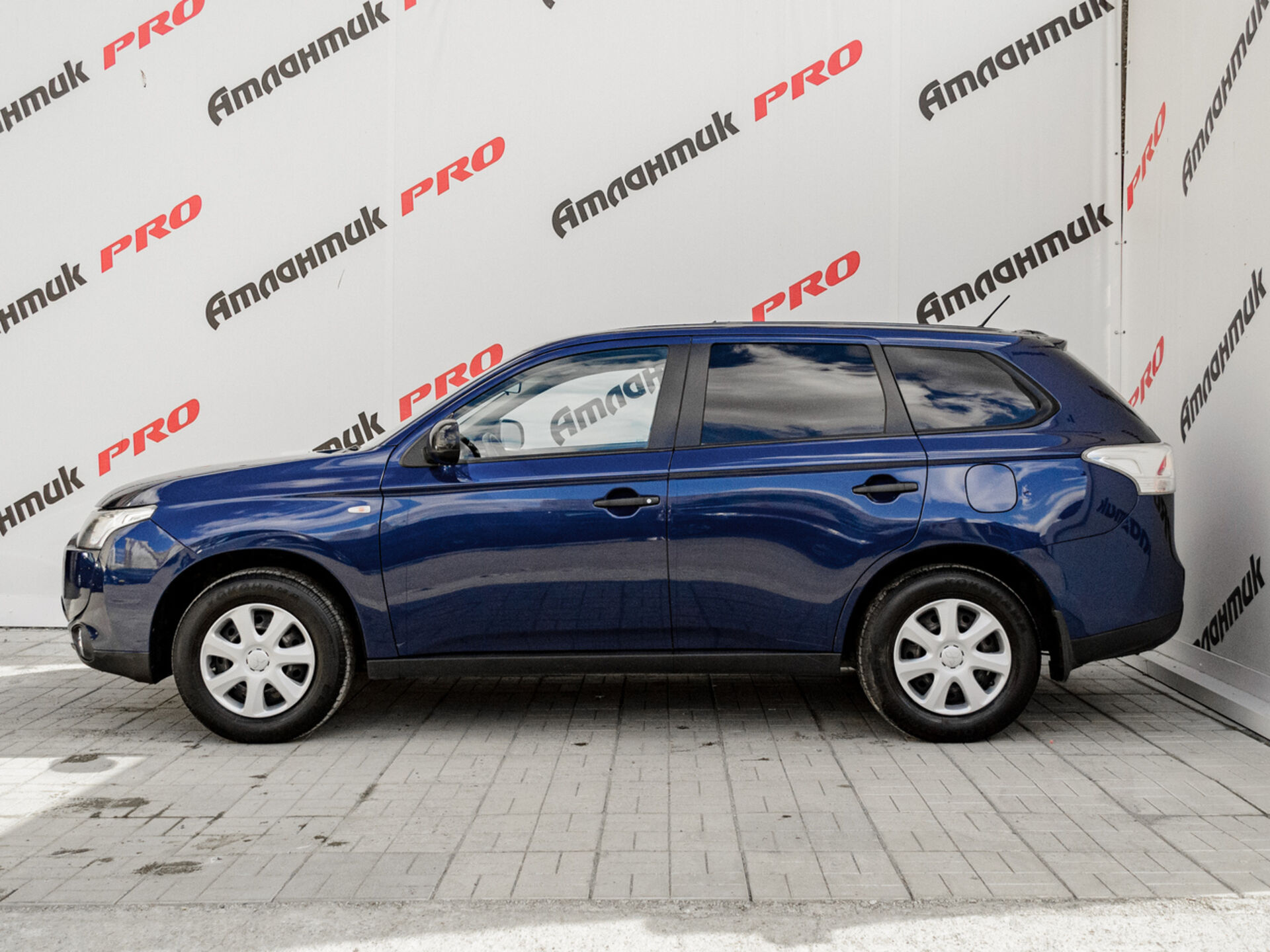 Купить Mitsubishi Outlander 2.0 CVT (146 л.с.), 2014 в Екатеренбурге
