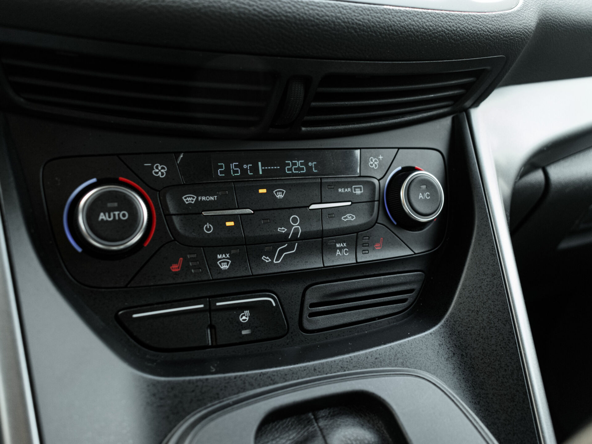 Купить Ford Kuga 1.5 AT (150 л.с.) 4WD, 2017 в Екатеренбурге