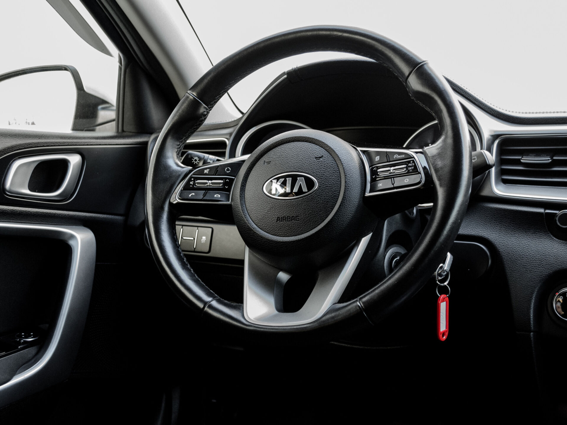 Купить Kia Ceed 1.6 AT (128 л.с.), 2018 в Екатеренбурге