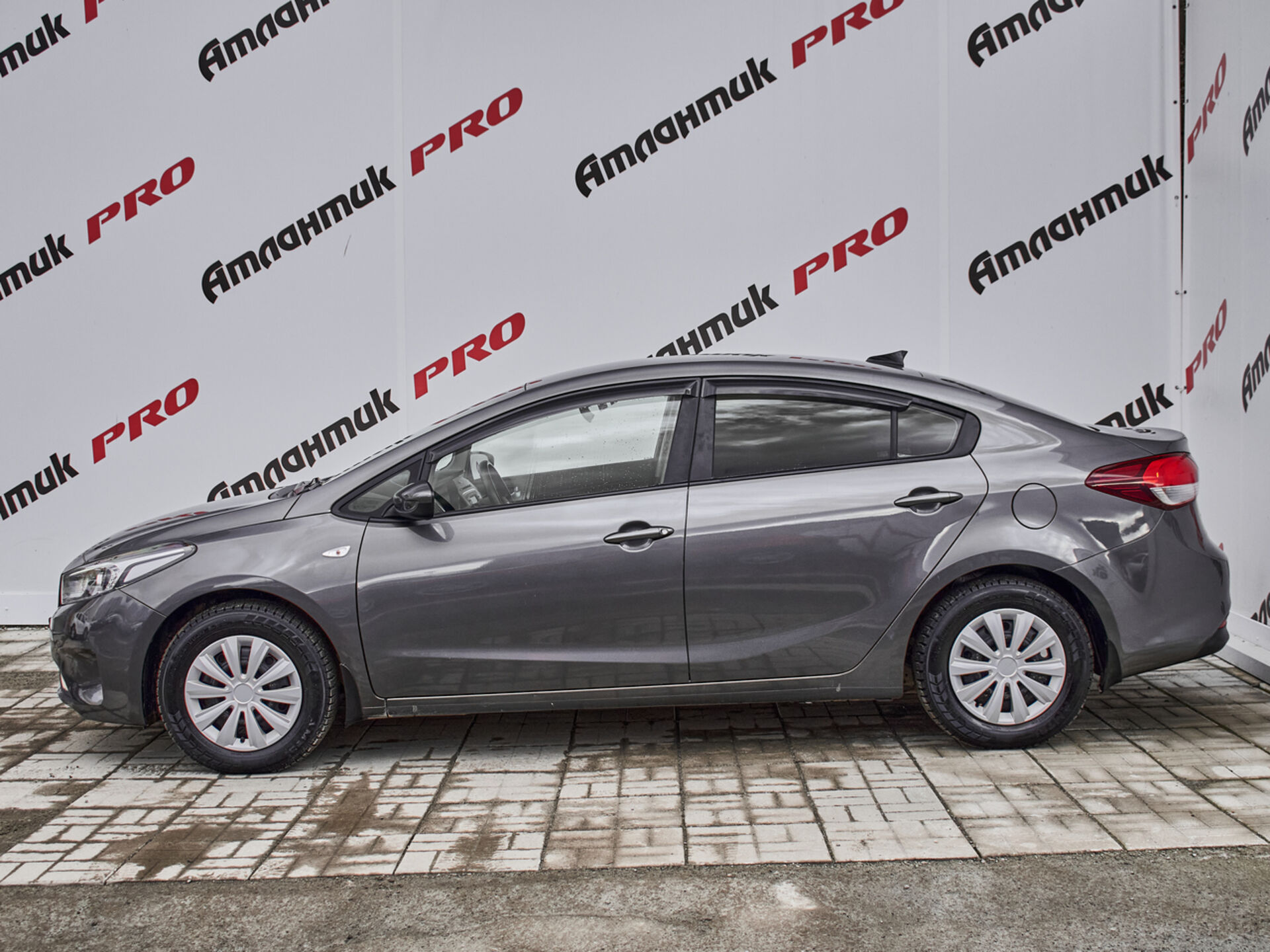 Купить Kia Cerato 1.6 AT (130 л.с.), 2017 в Екатеренбурге