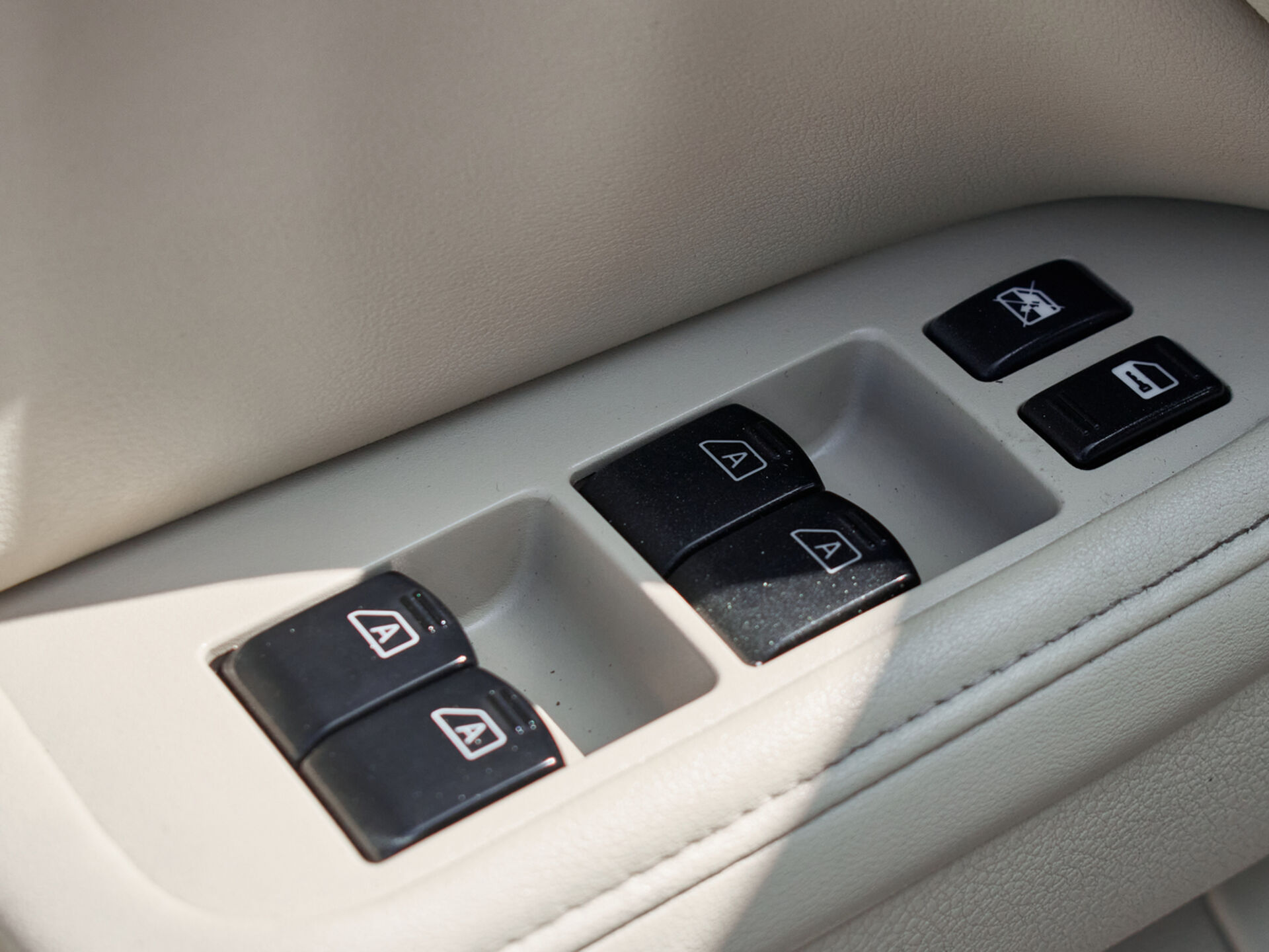 Купить Infiniti M M35 3.5 AT (280 л.с.) 4WD, 2006 в Екатеренбурге