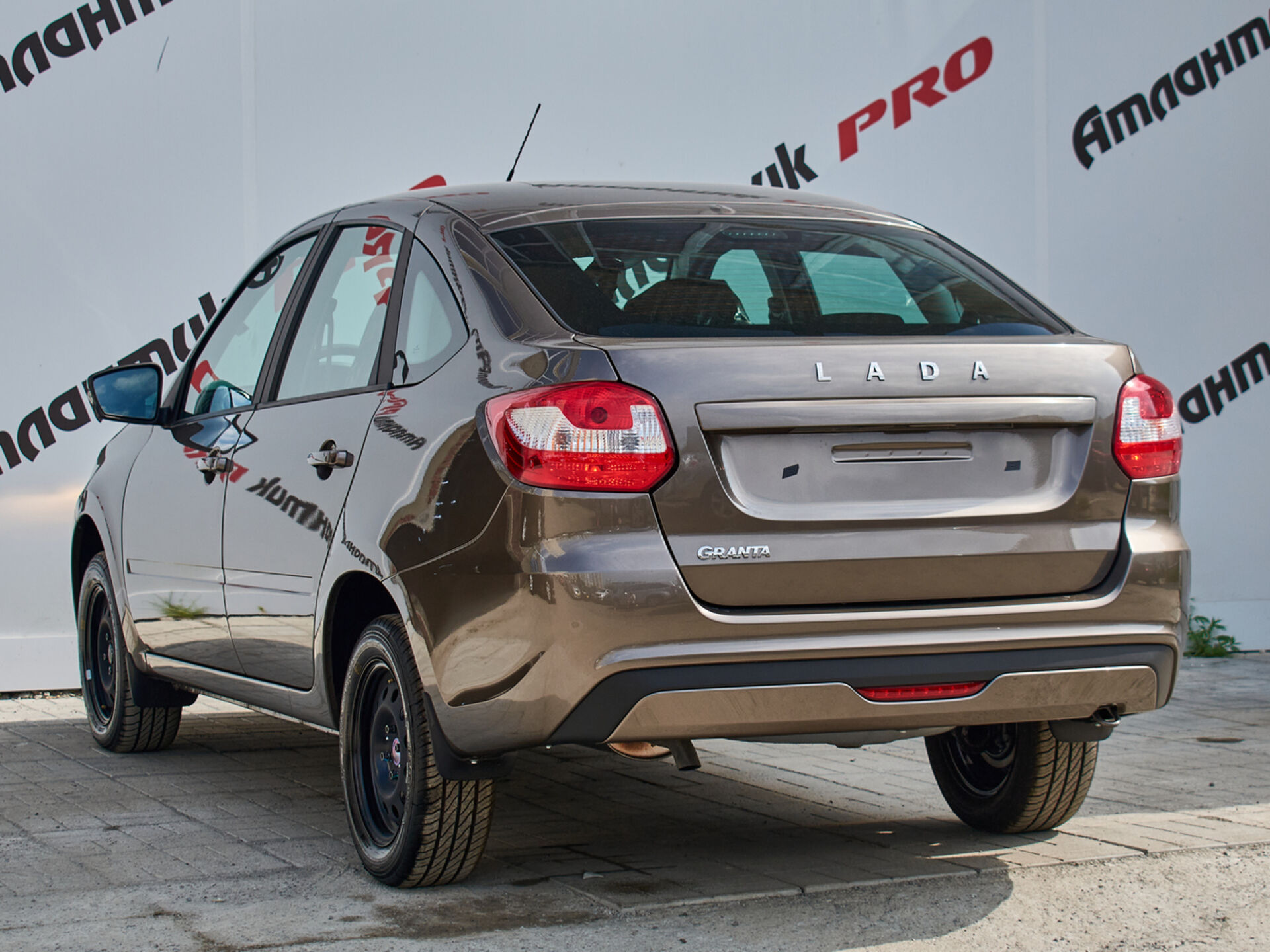 Купить Lada (ВАЗ) Granta 1.6 MT (90 л.с.), 2025 в Екатеренбурге