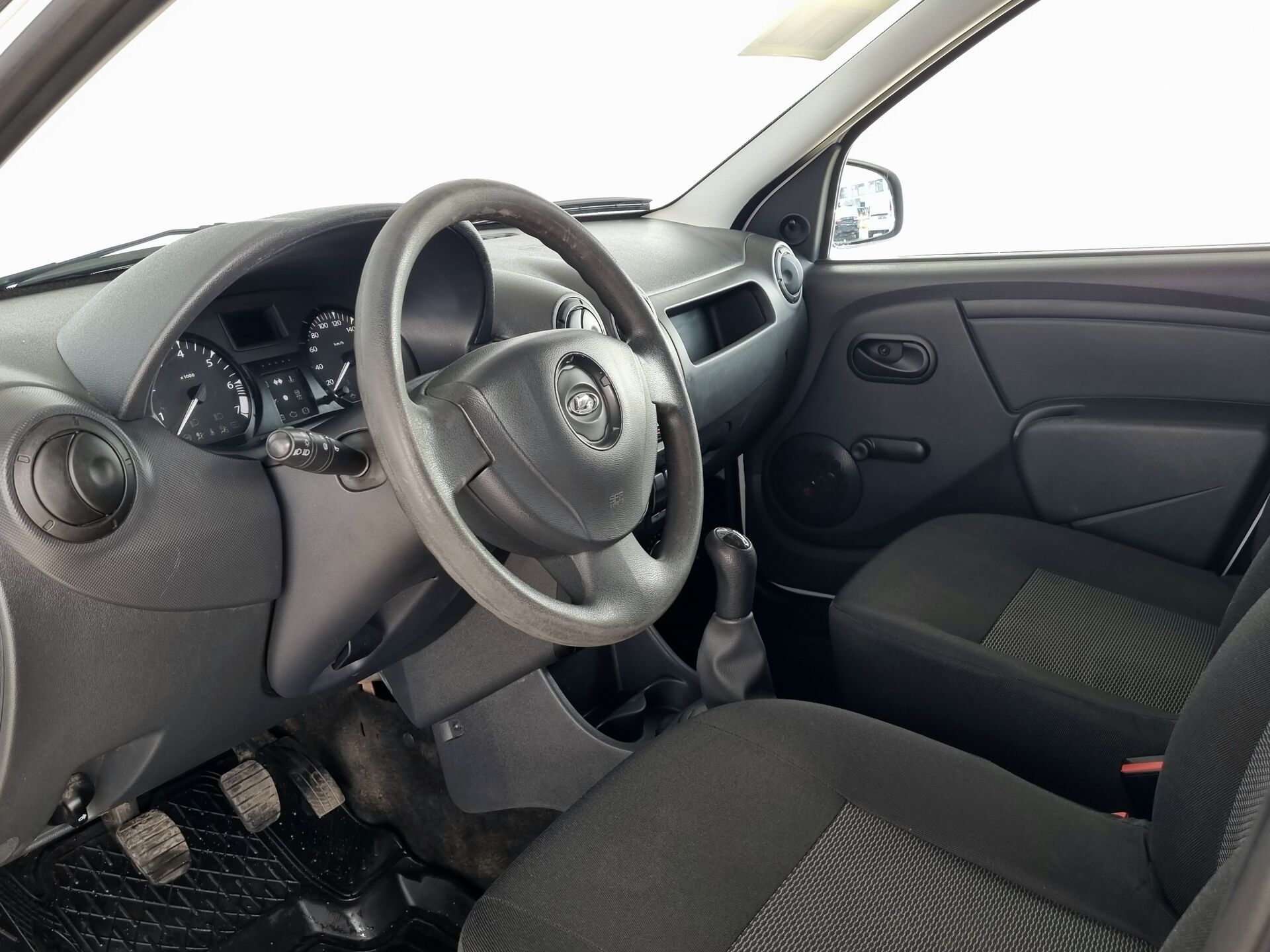 Lada Largus Standard (5 мест) 2019 г.в., 90 457 км.