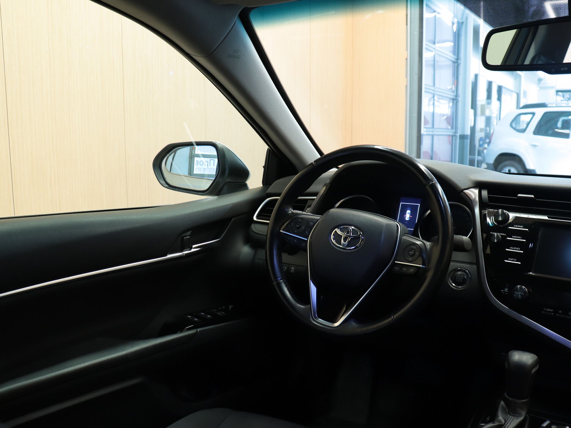Toyota Camry 2019 8
