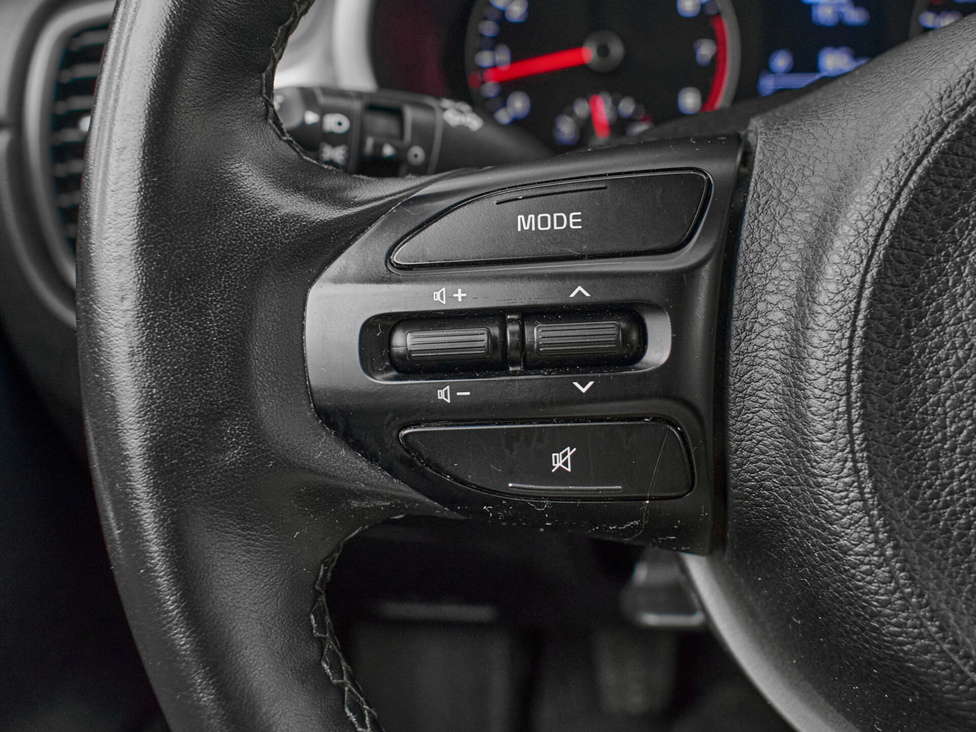 Купить Kia Rio X-Line 1.4 MT (100 л.с.), 2020 в Екатеренбурге