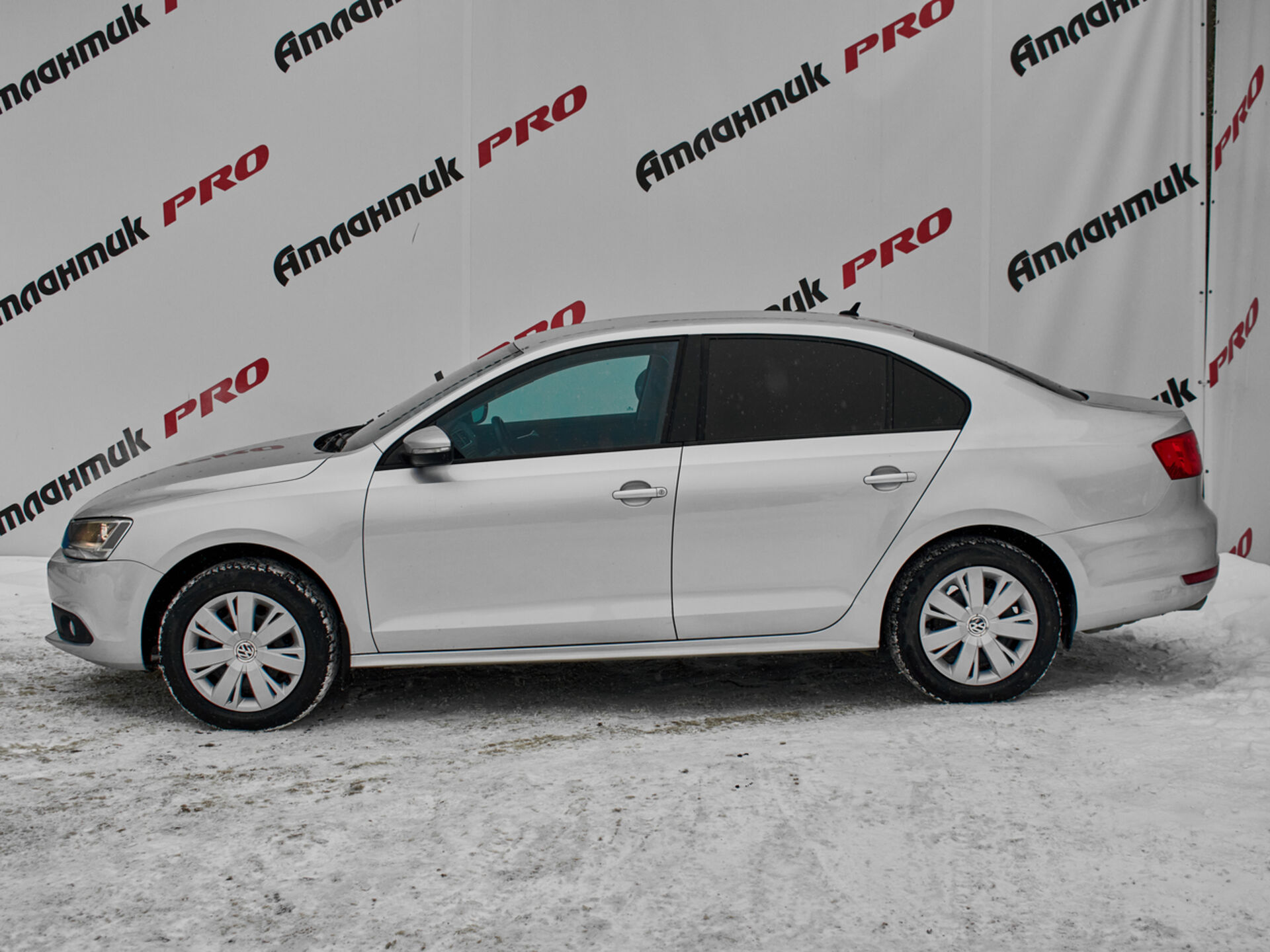Купить Volkswagen Jetta 1.6 AT (105 л.с.), 2013 в Екатеренбурге