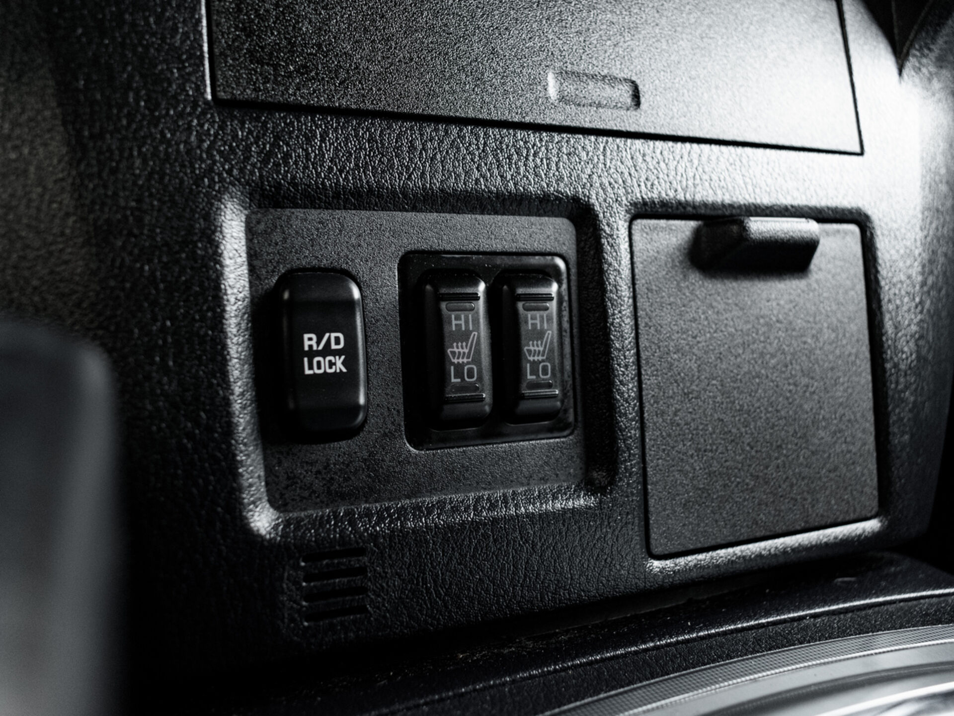 Купить Mitsubishi Pajero 3.0 AT (178 л.с.) 4WD, 2012 в Екатеренбурге