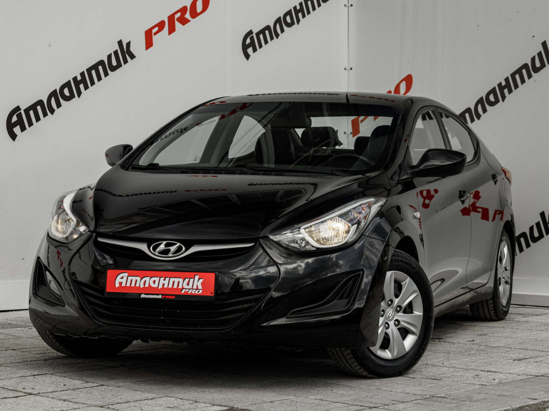 Купить Hyundai Elantra 1.6 MT (132 л.с.), 2015 в Екатеренбурге
