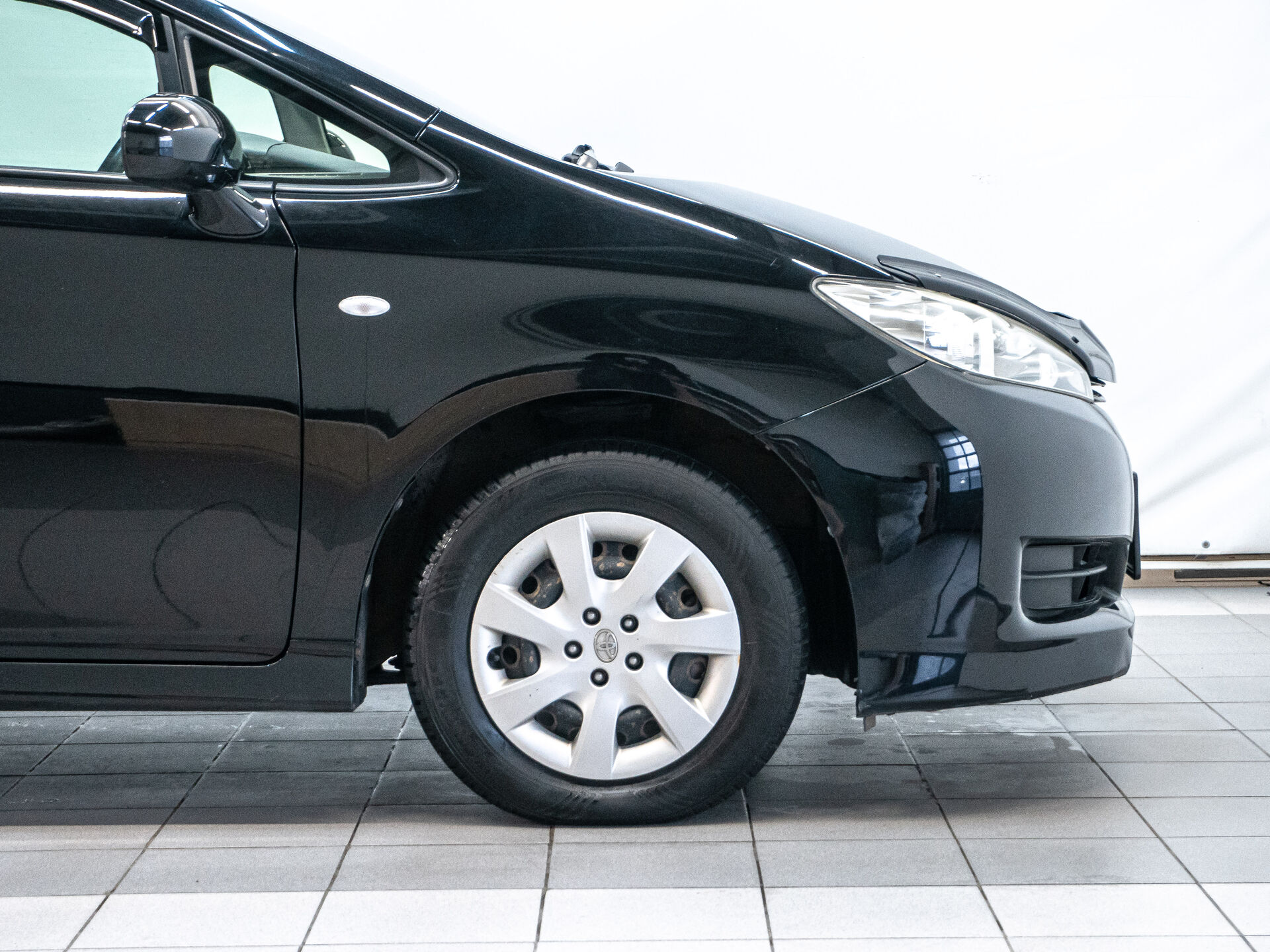 Toyota Wish 2012 21