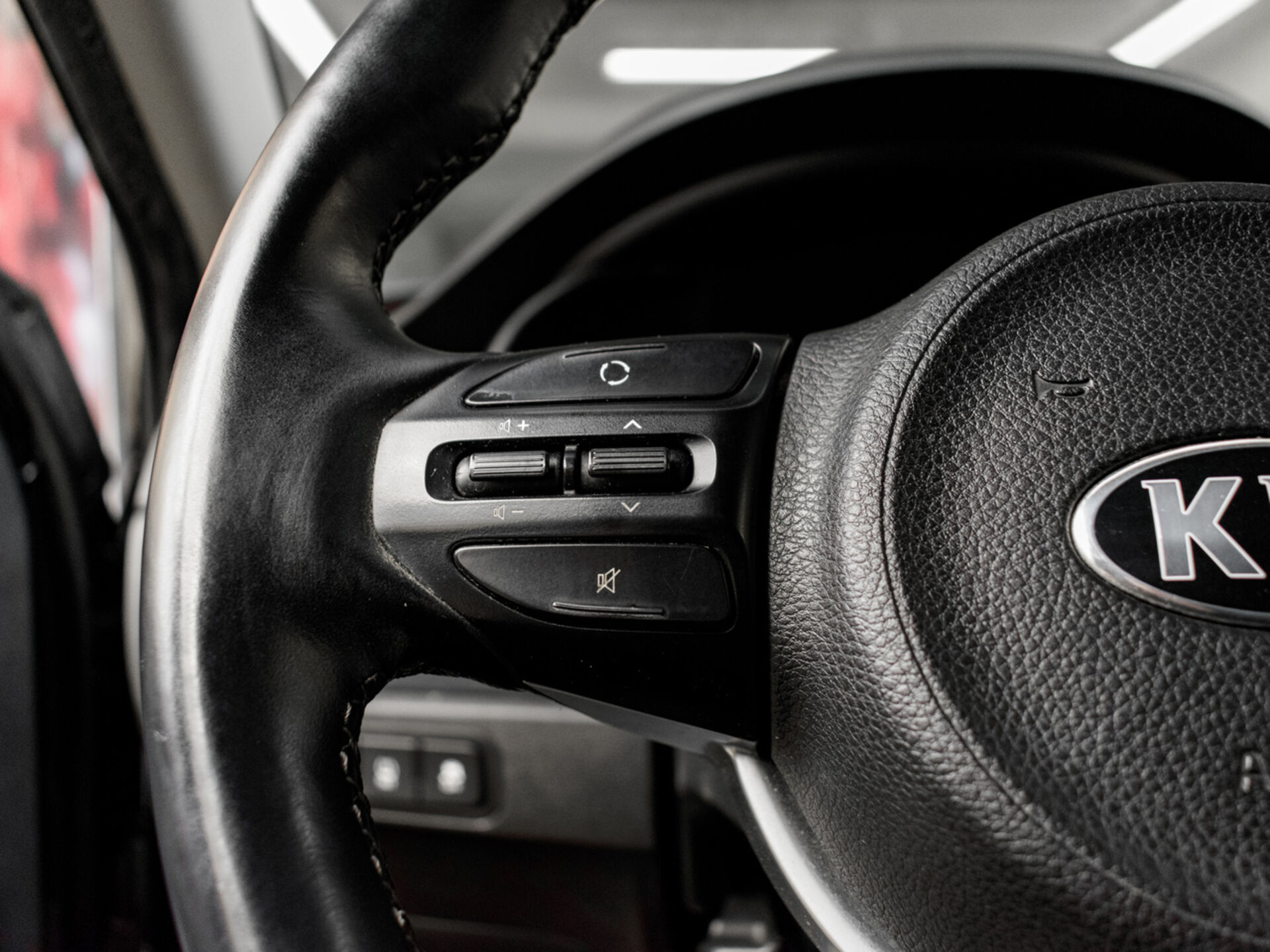 Купить Kia Rio X-Line 1.6 AT (123 л.с.), 2017 в Екатеренбурге