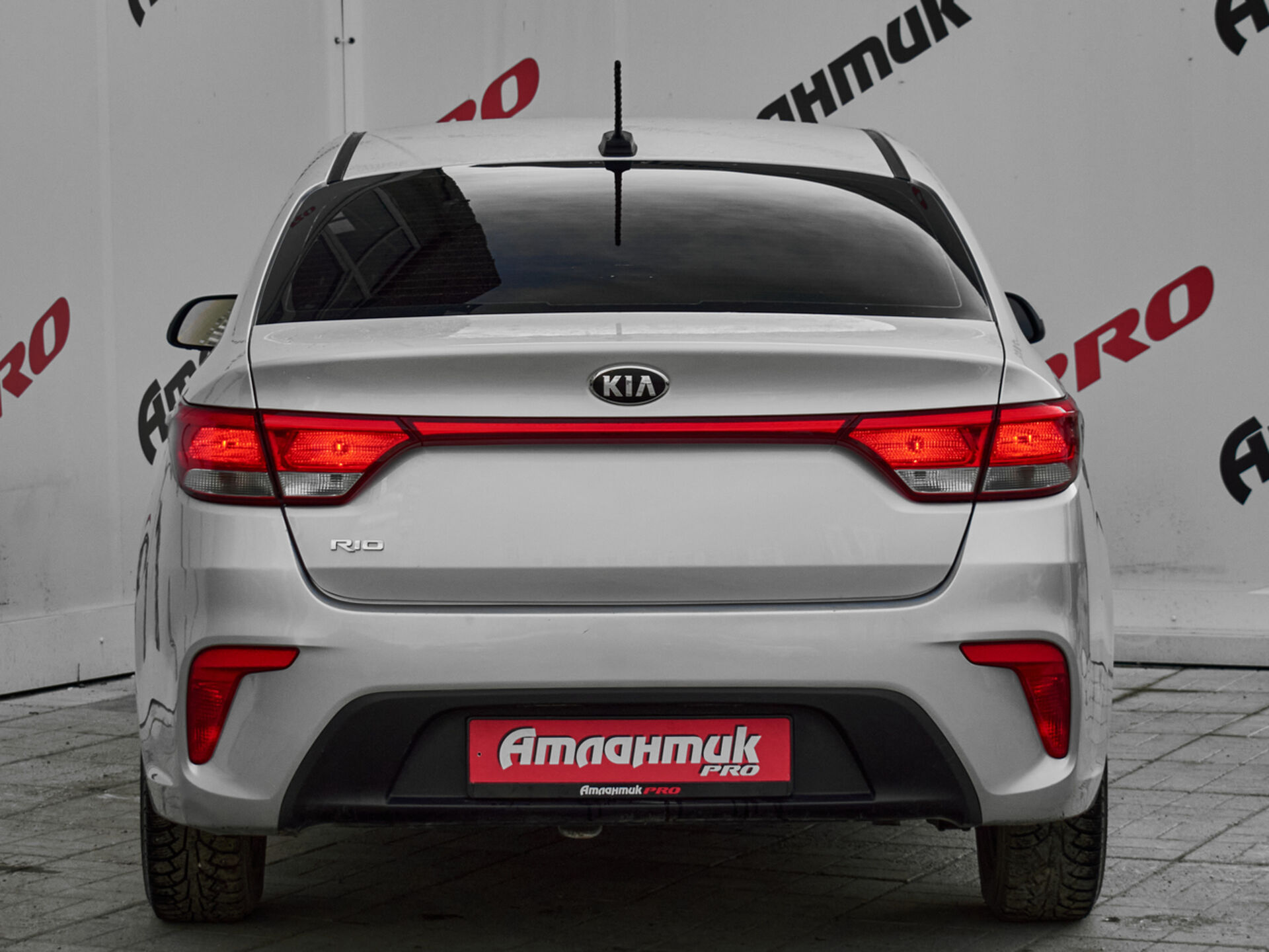 Купить Kia Rio 1.4 MT (100 л.с.), 2017 в Екатеренбурге
