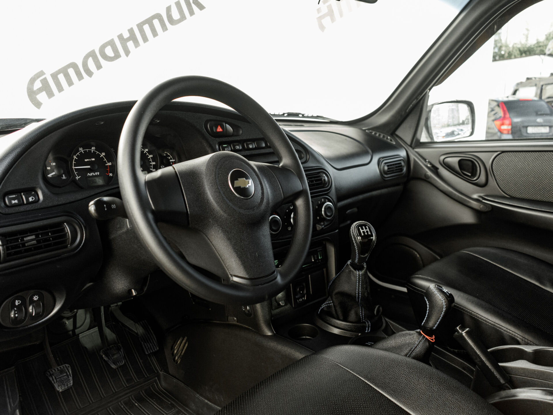 Купить Chevrolet Niva 1.7 MT (80 л.с.) 4WD, 2018 в Екатеренбурге