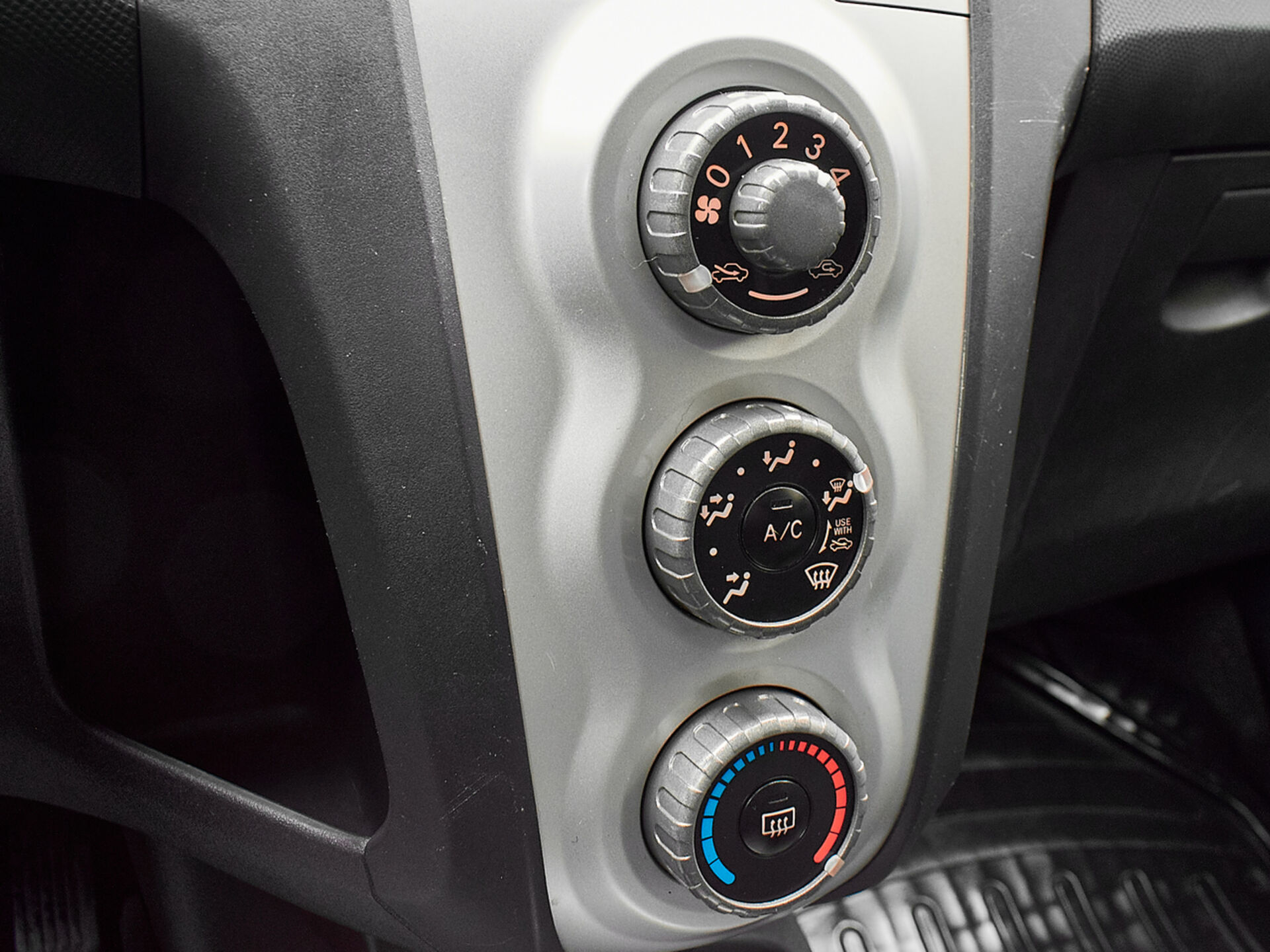 Купить Toyota Yaris Multimode 1.3 AMT (87 л.с.), 2006 в Екатеренбурге