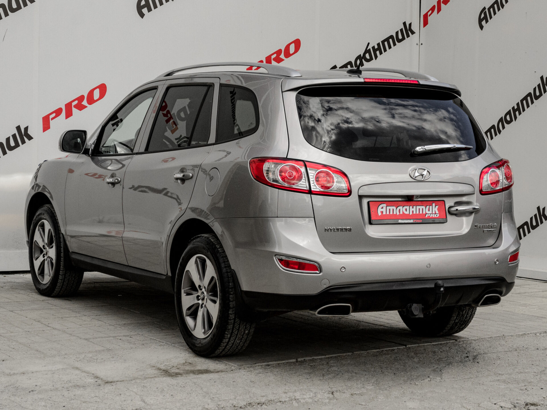 Купить Hyundai Santa Fe 2.4 AT (174 л.с.) 4WD, 2011 в Екатеренбурге