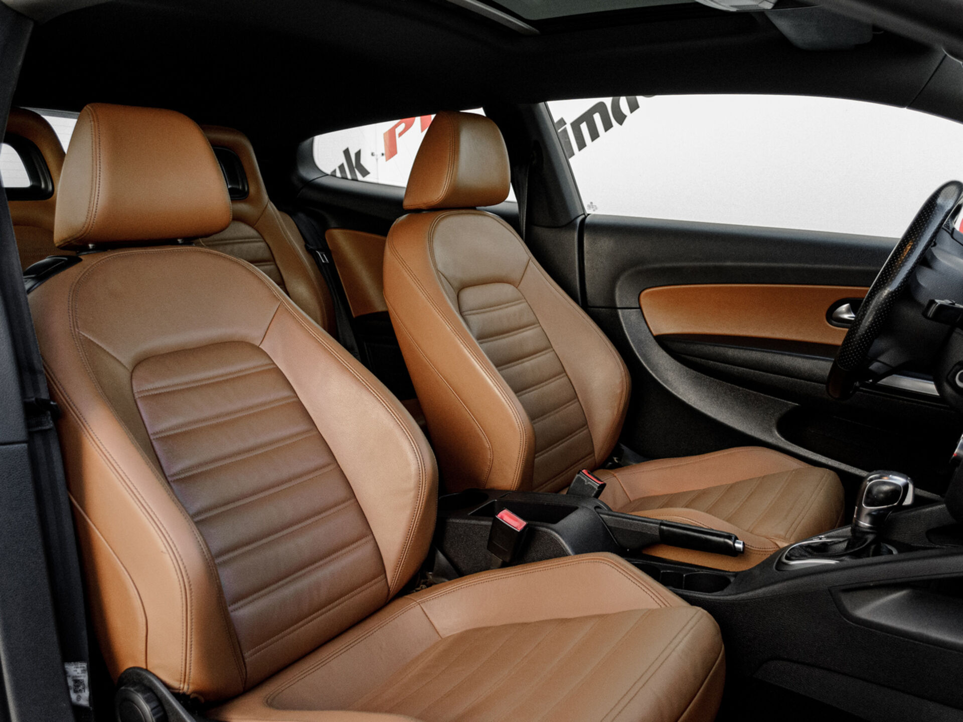 Купить Volkswagen Scirocco 2.0 AMT (211 л.с.), 2011 в Екатеренбурге