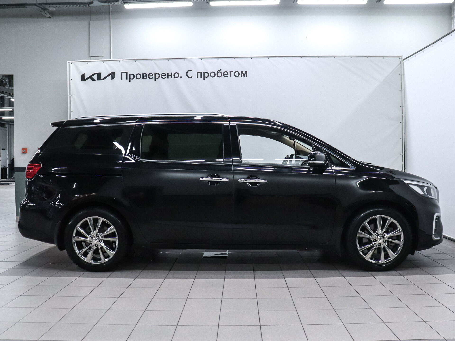 Kia Carnival 2019 5