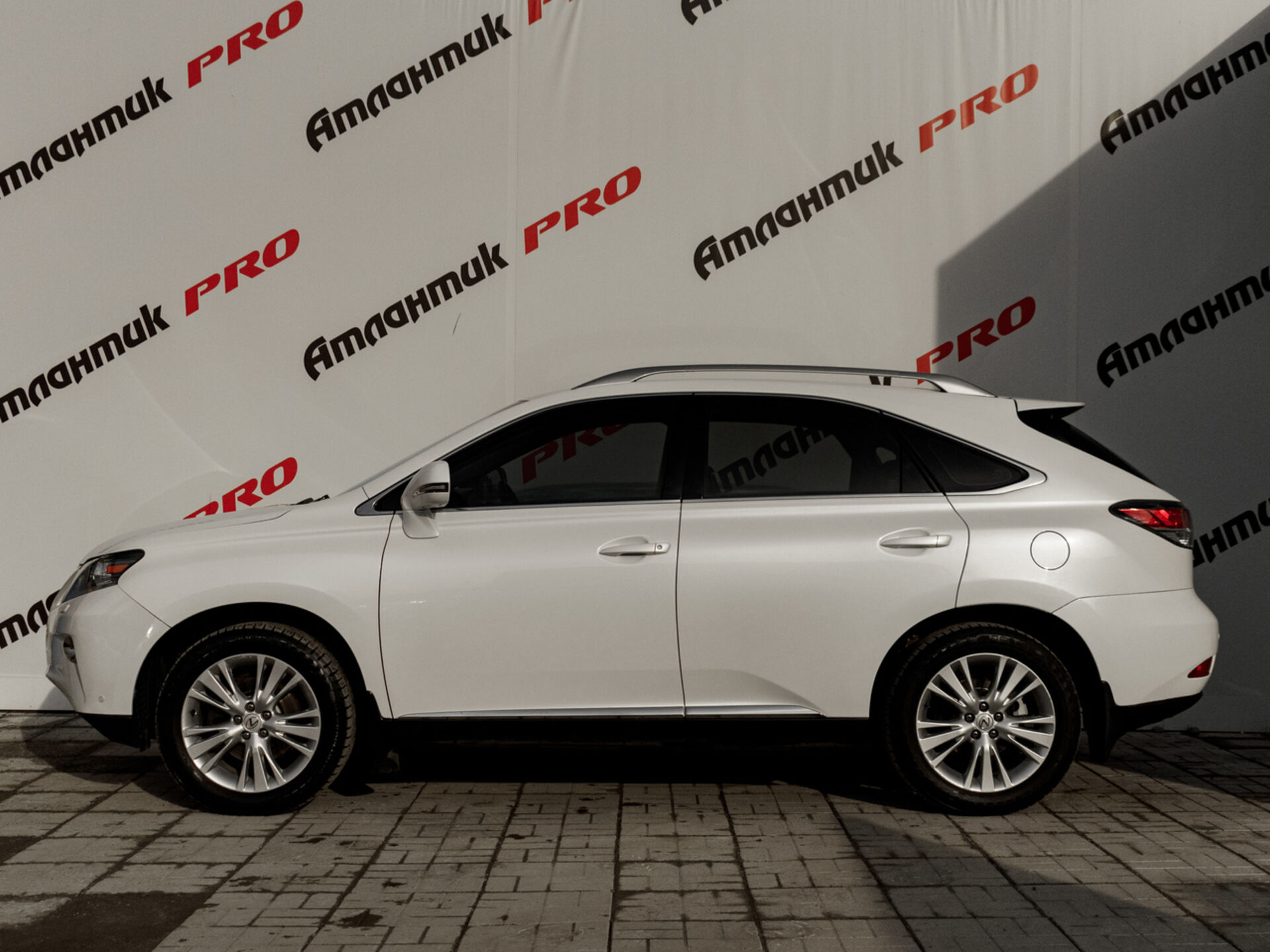 Купить Lexus RX 270 2.7 AT (188 л.с.), 2013 в Екатеренбурге