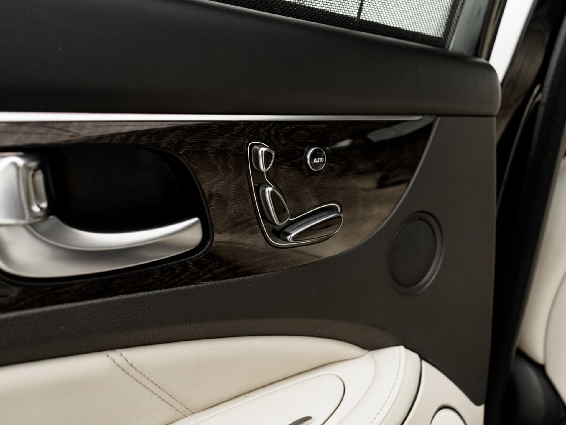 Купить Hyundai Equus 5.0 AT (430 л.с.), 2015 в Екатеренбурге