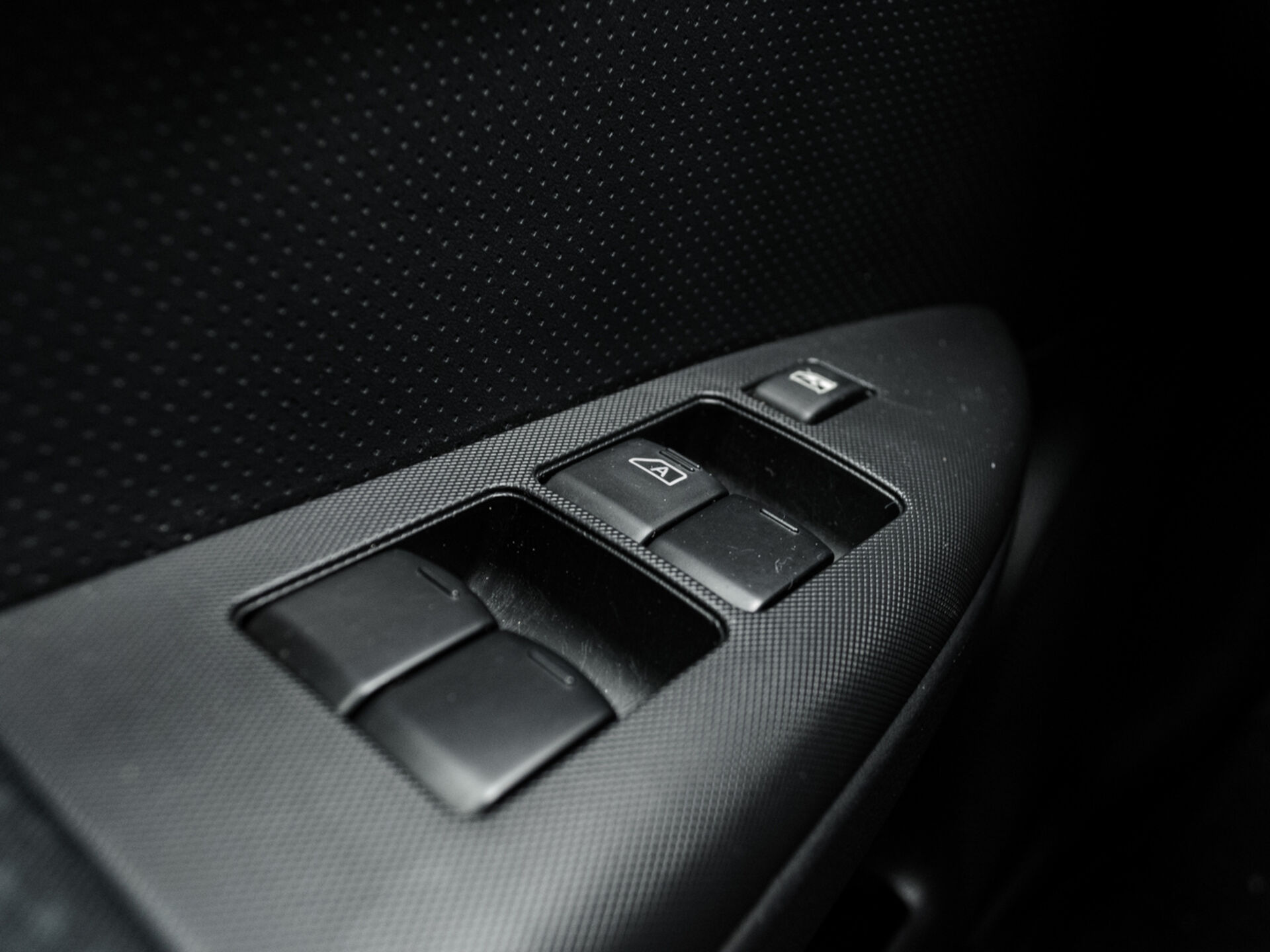 Купить Nissan Note 1.6 AT (110 л.с.), 2013 в Екатеренбурге