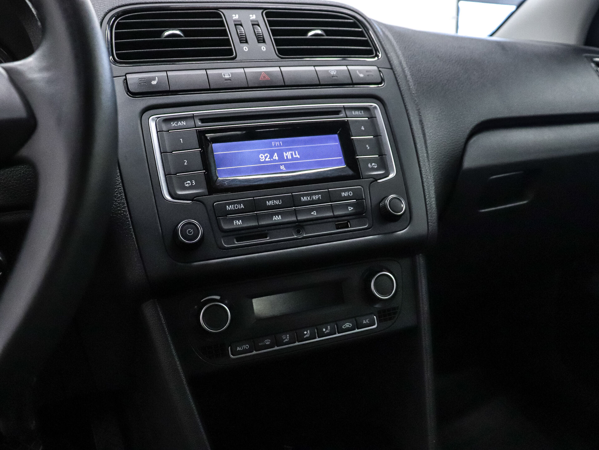 Volkswagen Polo 2014 11