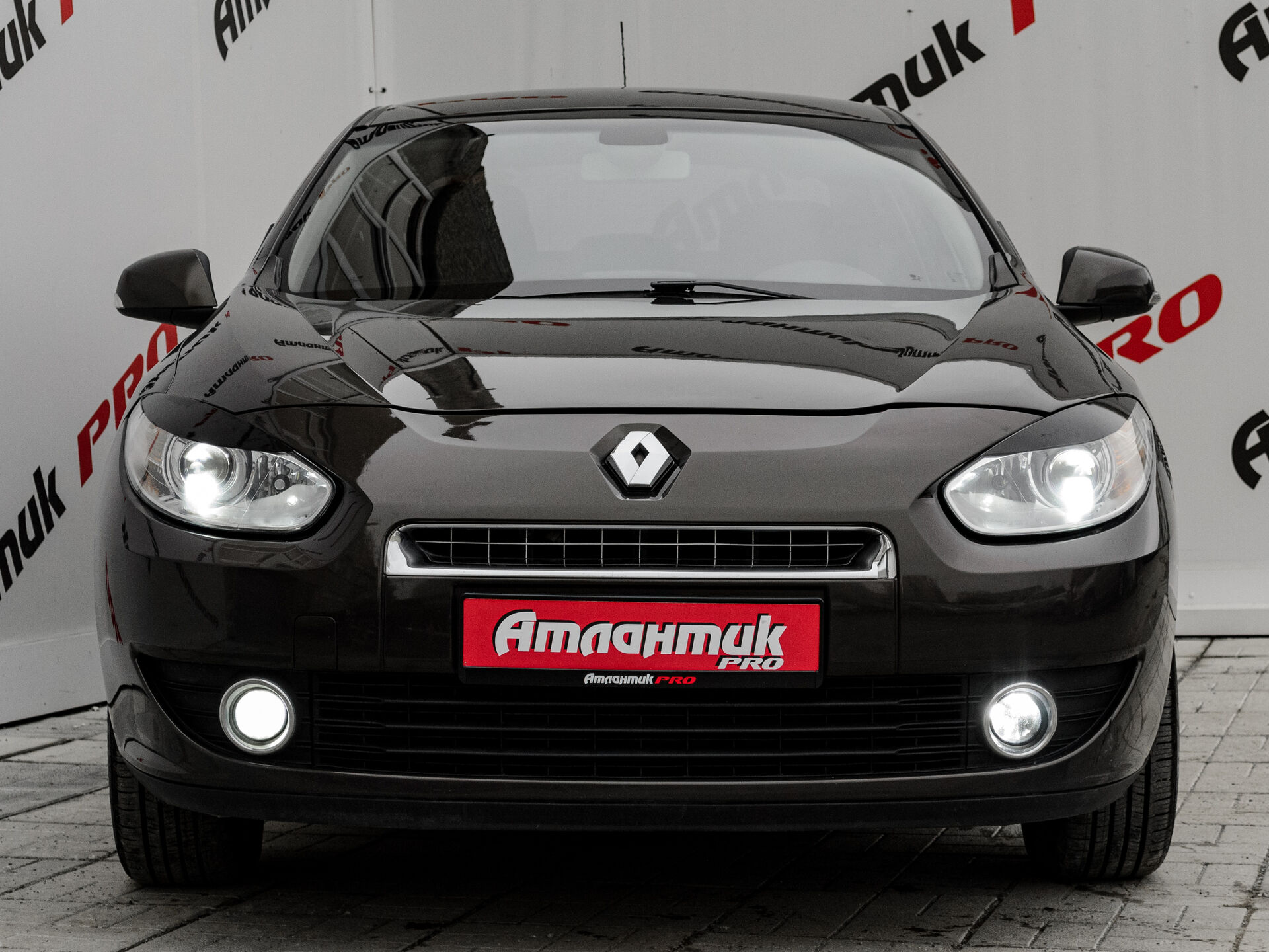 Купить Renault Fluence 1.6 AT (106 л.с.), 2012 в Екатеренбурге