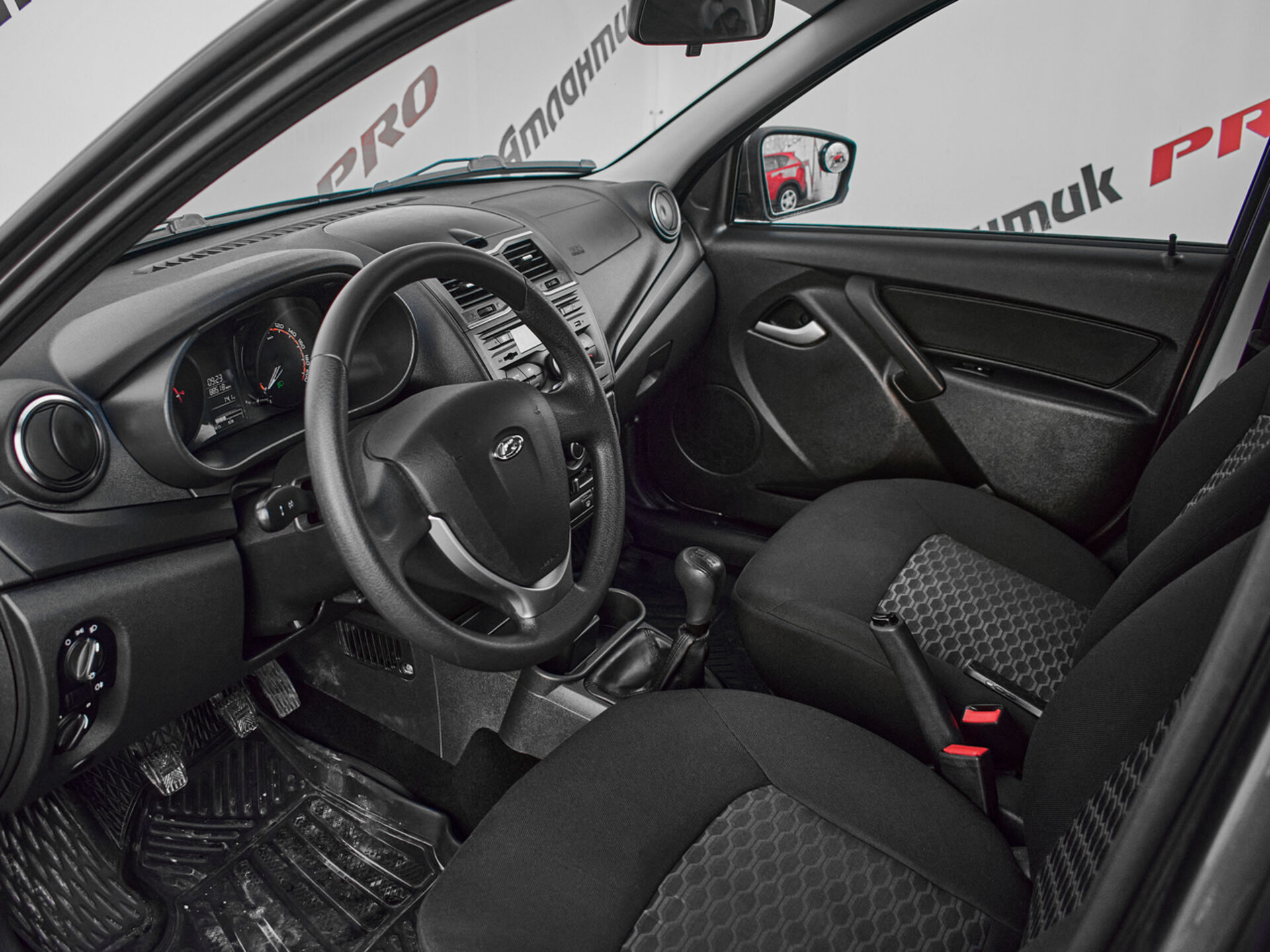 Купить Lada (ВАЗ) Granta 1.6 MT (106 л.с.), 2018 в Екатеренбурге