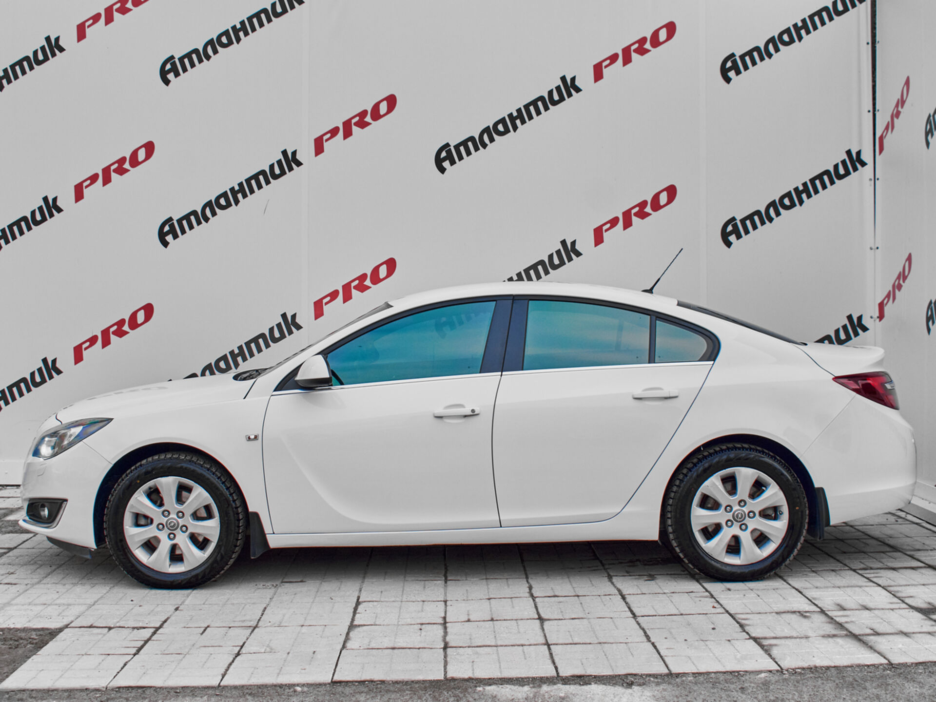 Купить Opel Insignia 1.6 AT (170 л.с.), 2014 в Екатеренбурге