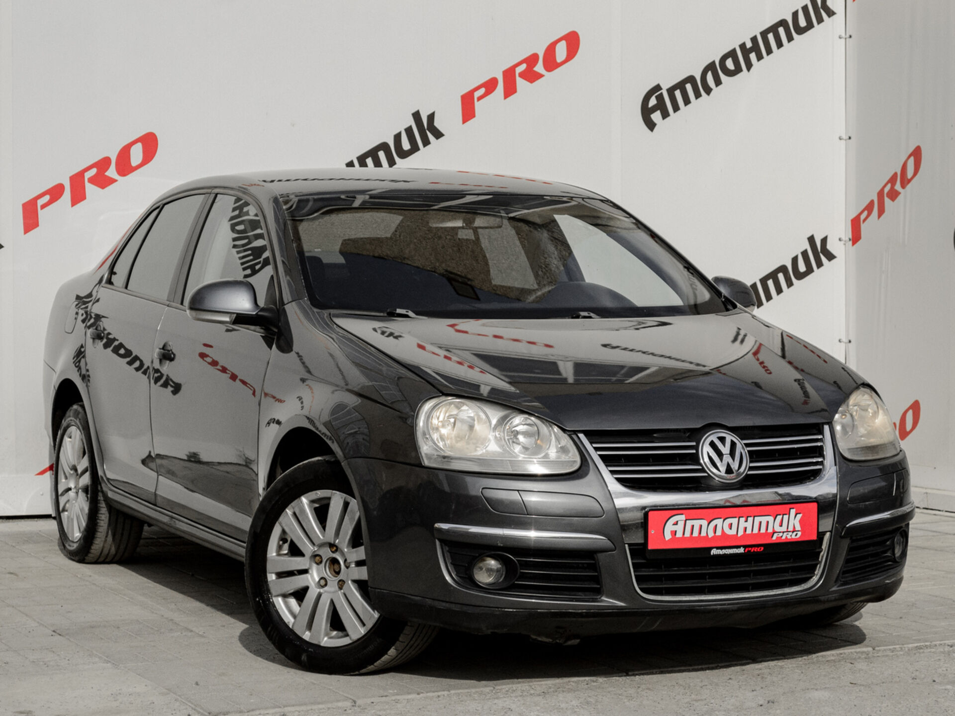 Купить Volkswagen Jetta 1.6 AT (102 л.с.), 2009 в Екатеренбурге